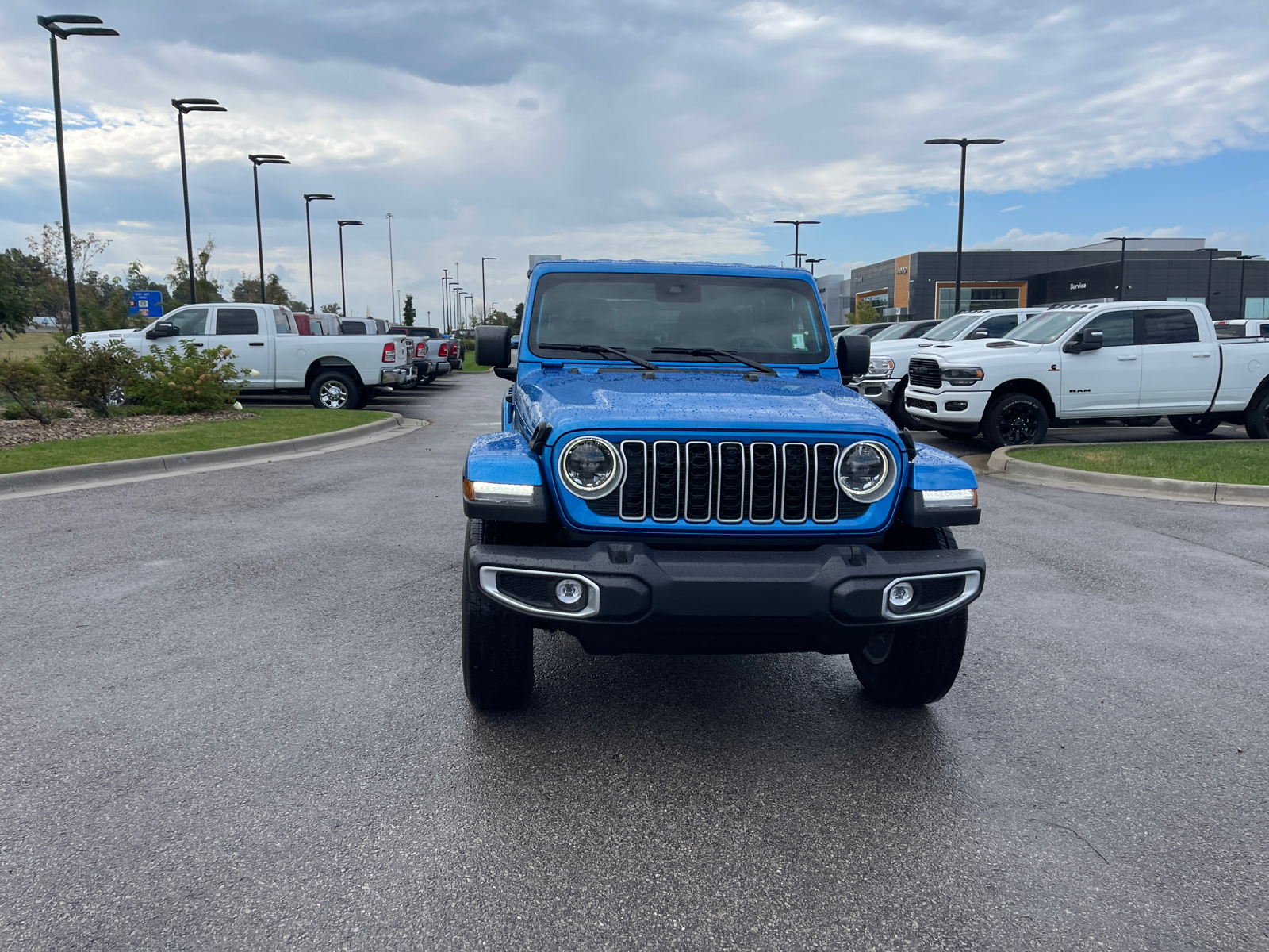 2024 Jeep Wrangler Sahara 3