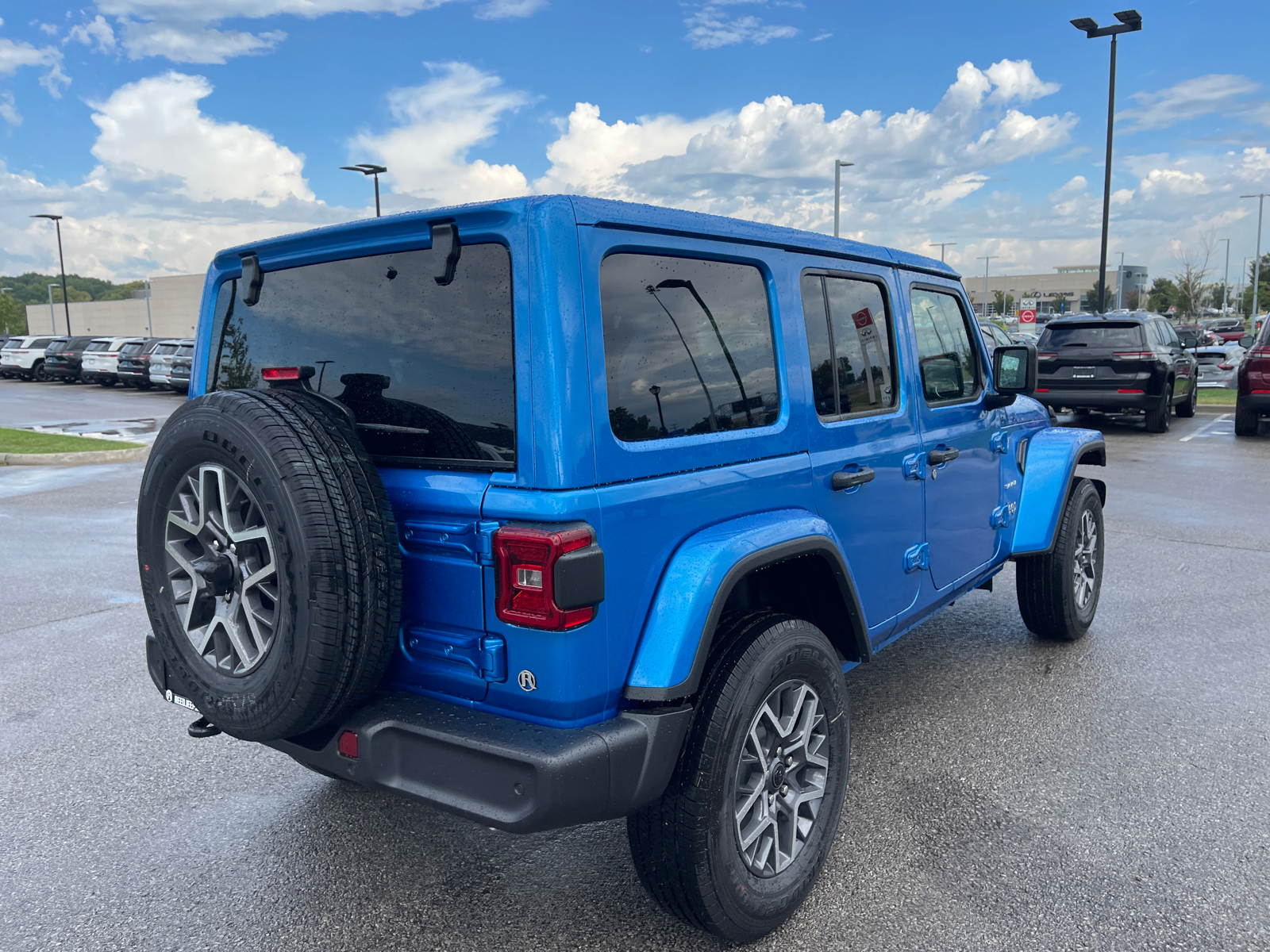 2024 Jeep Wrangler Sahara 24