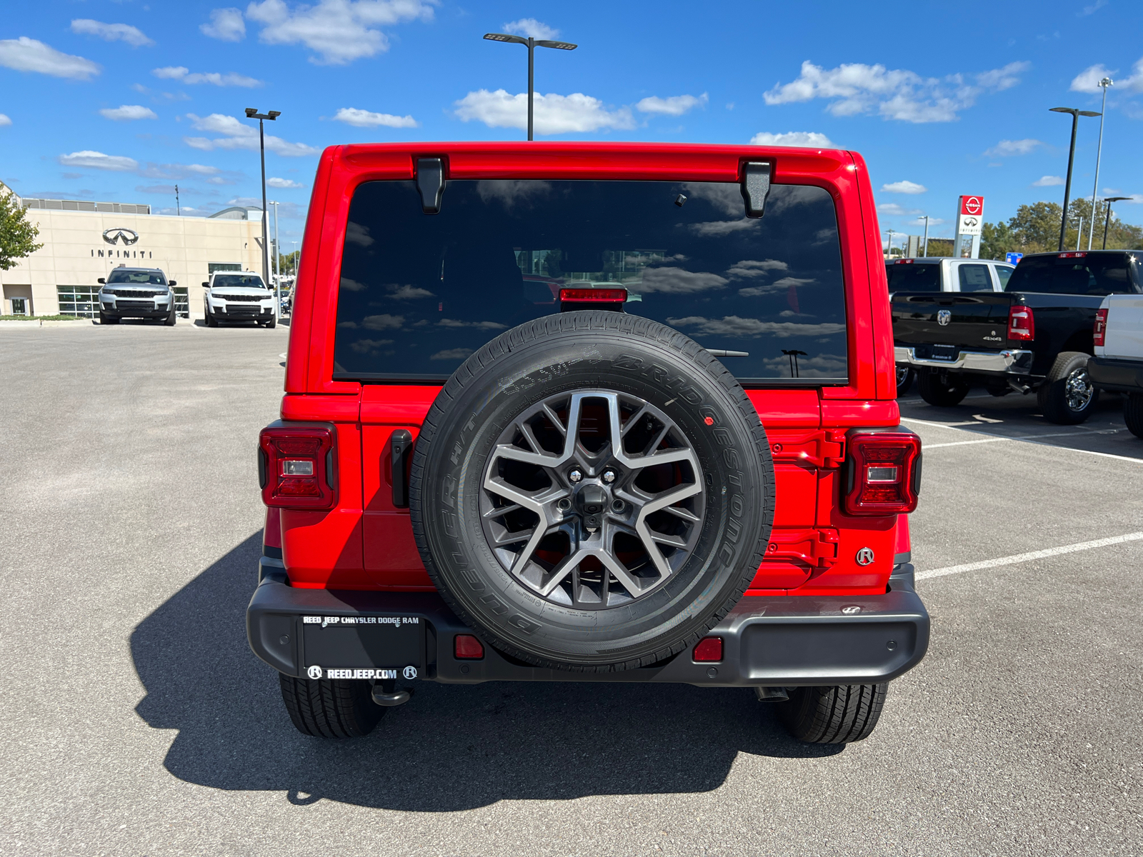 2024 Jeep Wrangler Sahara 8