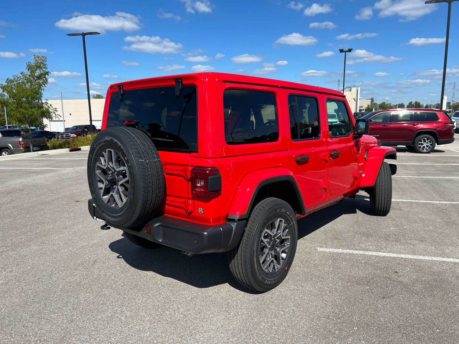 2024 Jeep Wrangler Sahara 9