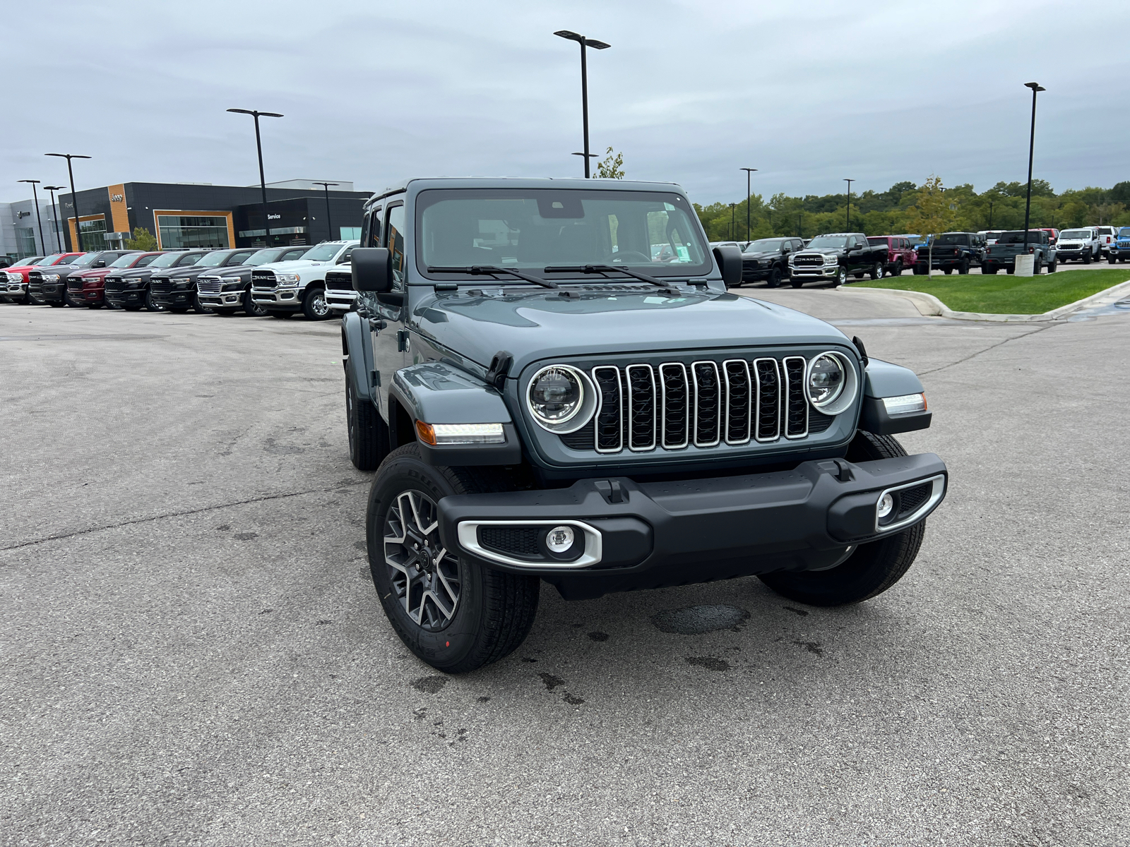 2024 Jeep Wrangler Sahara 2