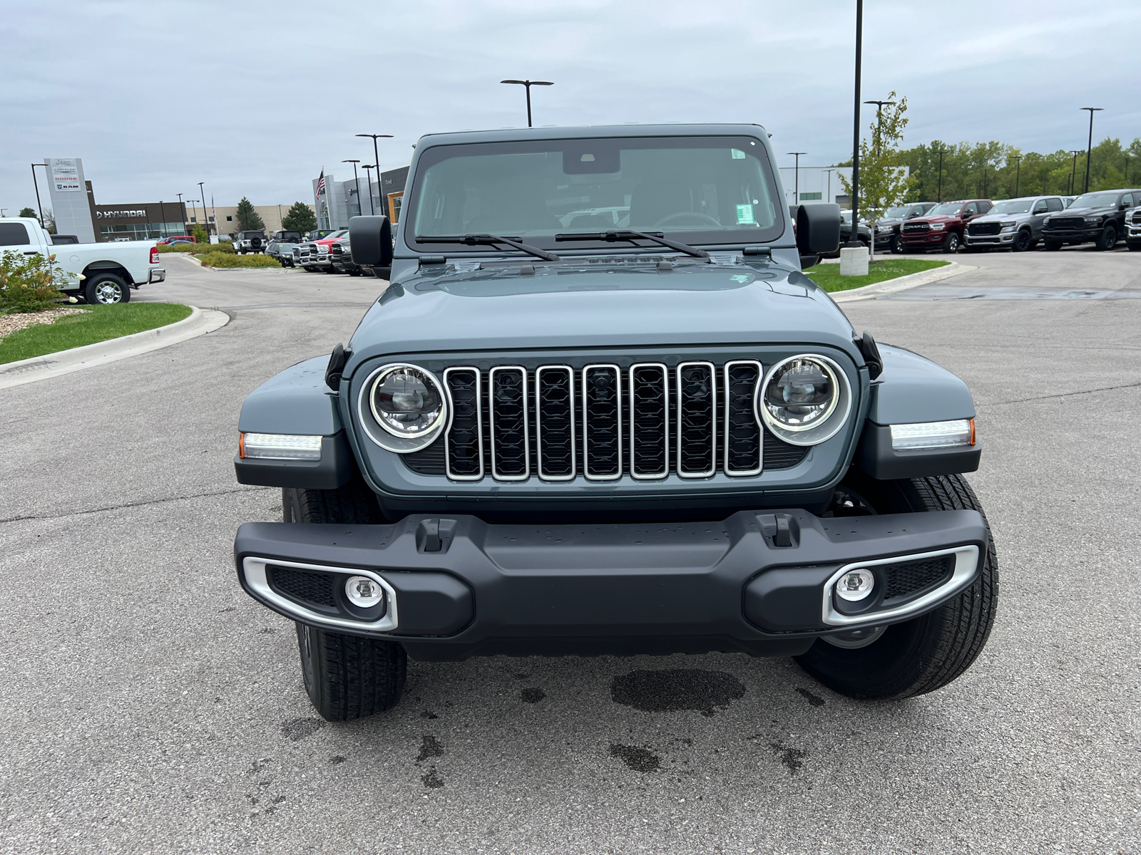 2024 Jeep Wrangler Sahara 3