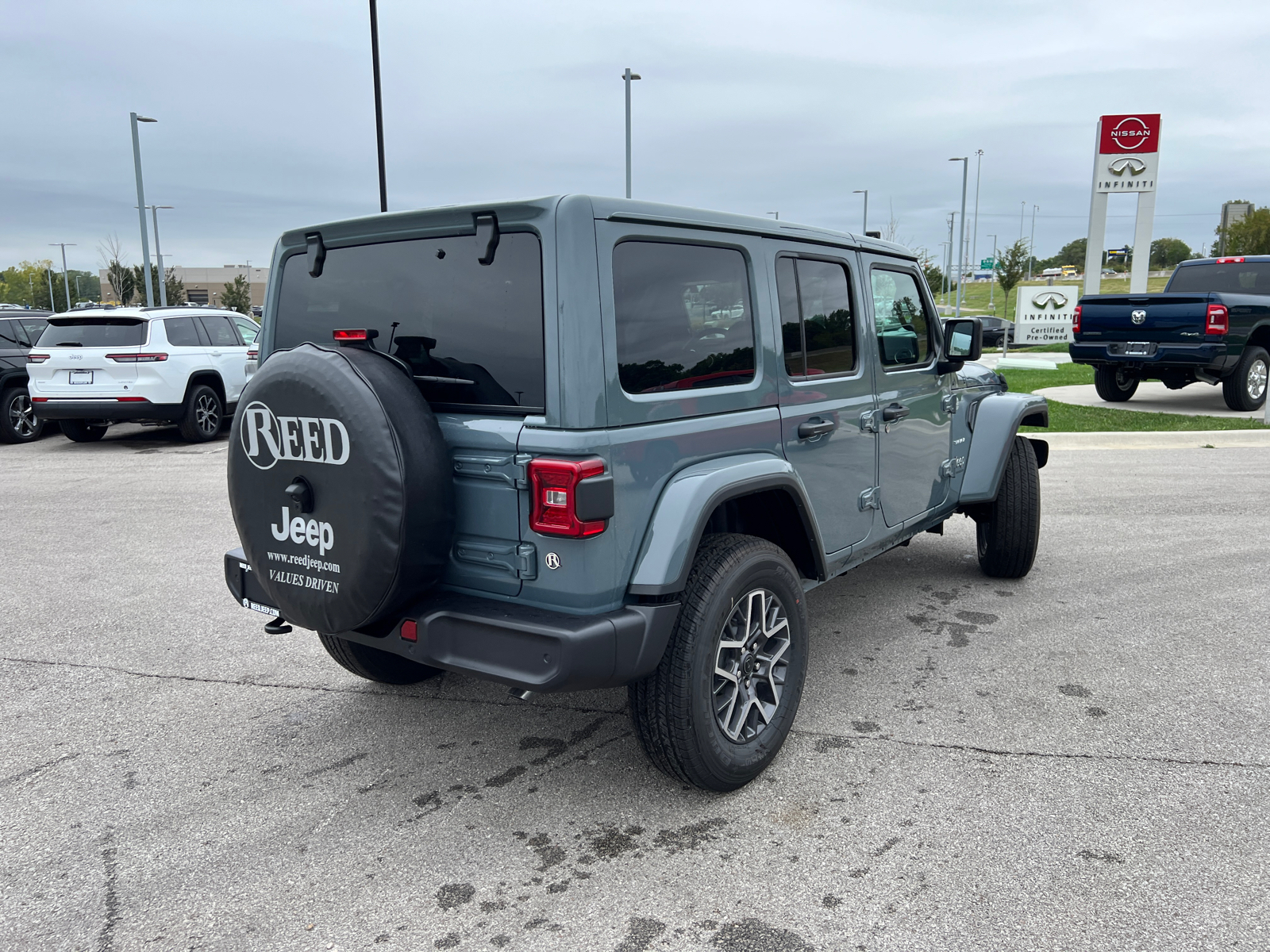 2024 Jeep Wrangler Sahara 9