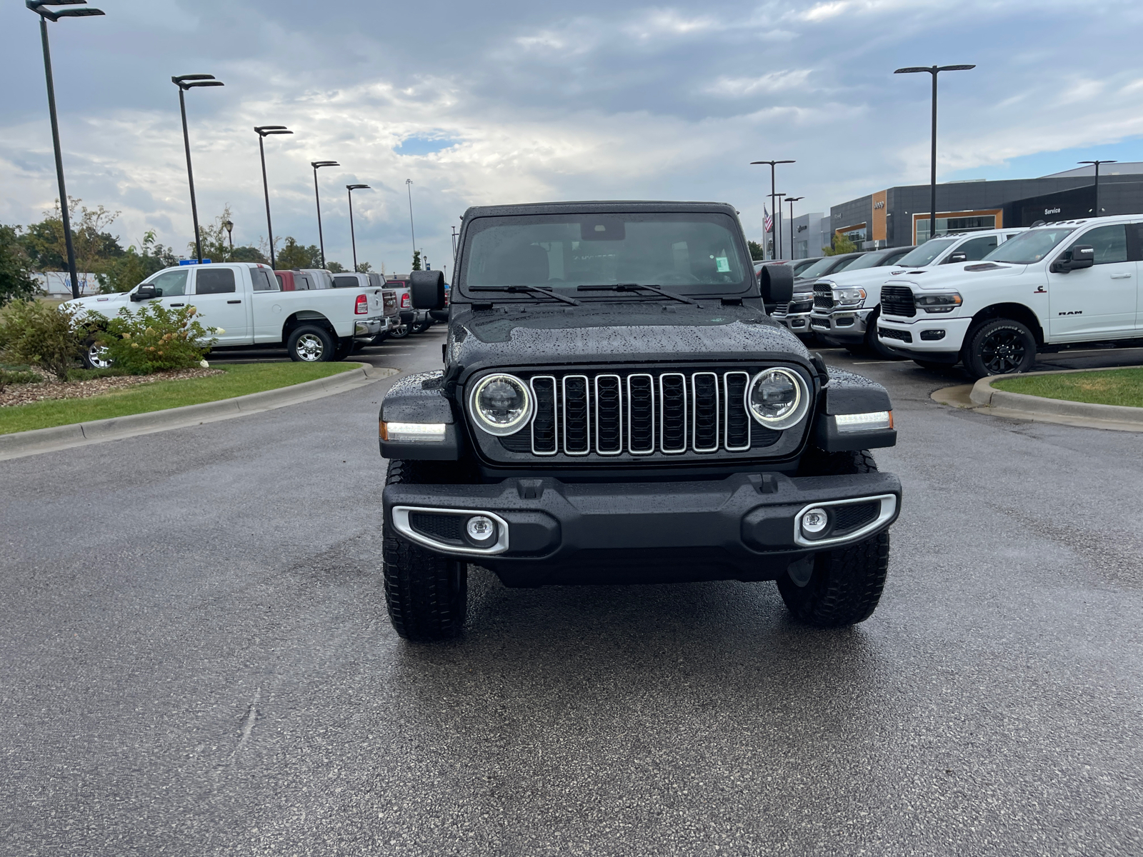 2024 Jeep Wrangler Sahara 3