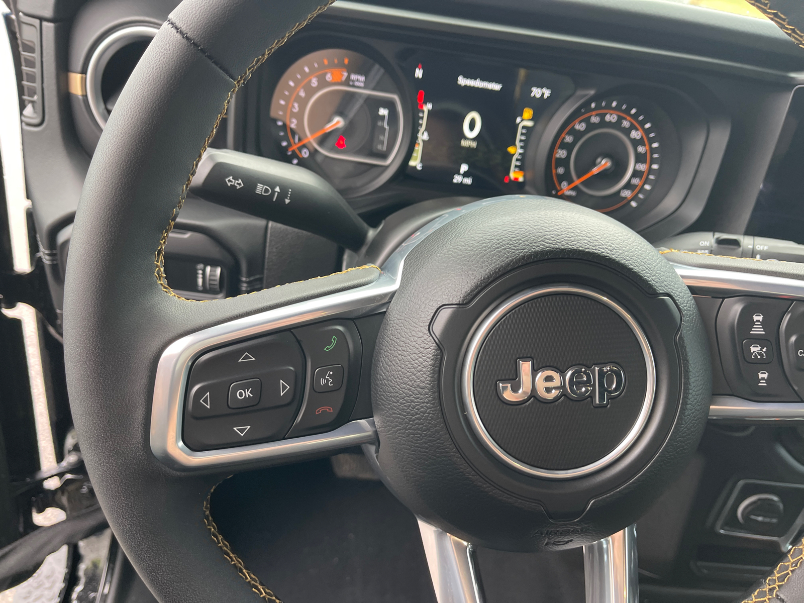 2024 Jeep Wrangler Sahara 22