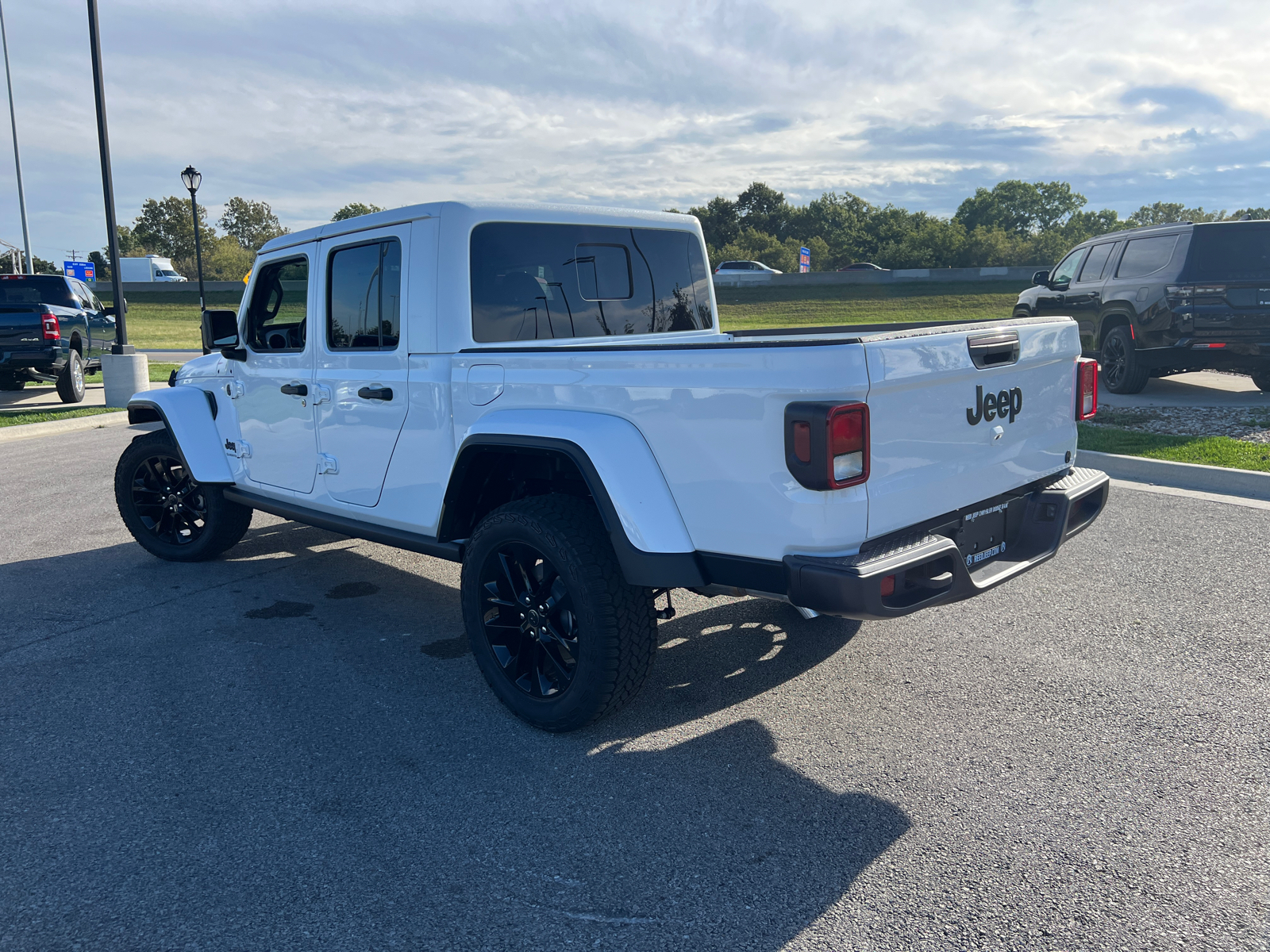 2024 Jeep Gladiator Sport 4x4 7