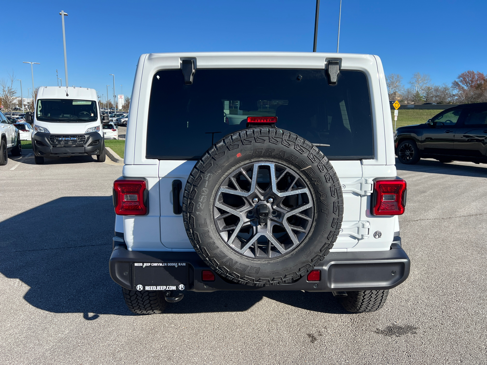 2024 Jeep Wrangler Sahara 8