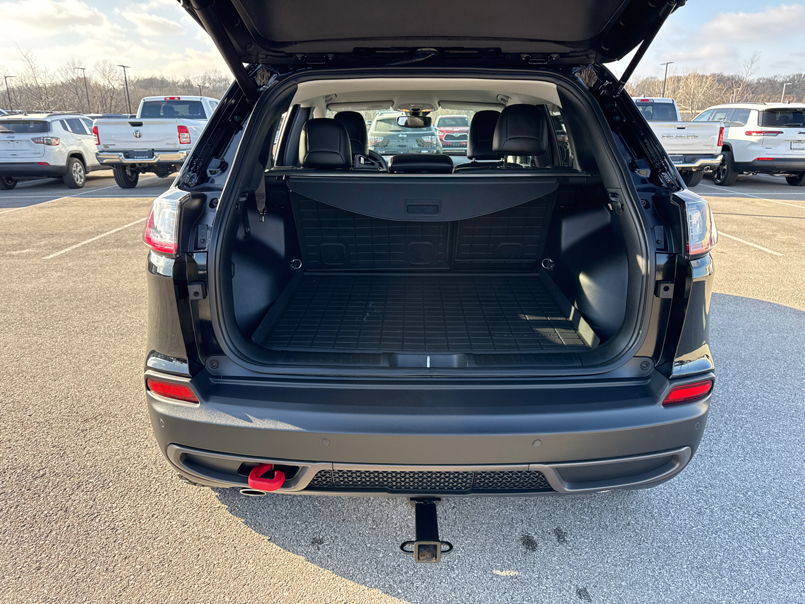 2023 Jeep Cherokee Trailhawk 10