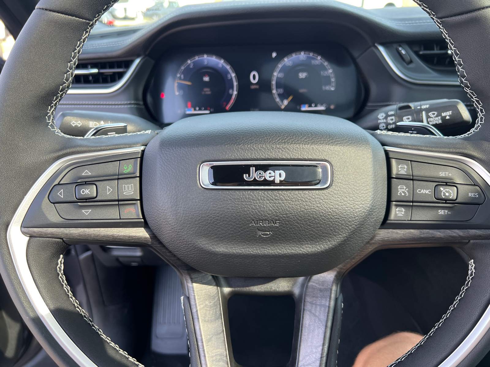 2025 Jeep Grand Cherokee L Limited 26