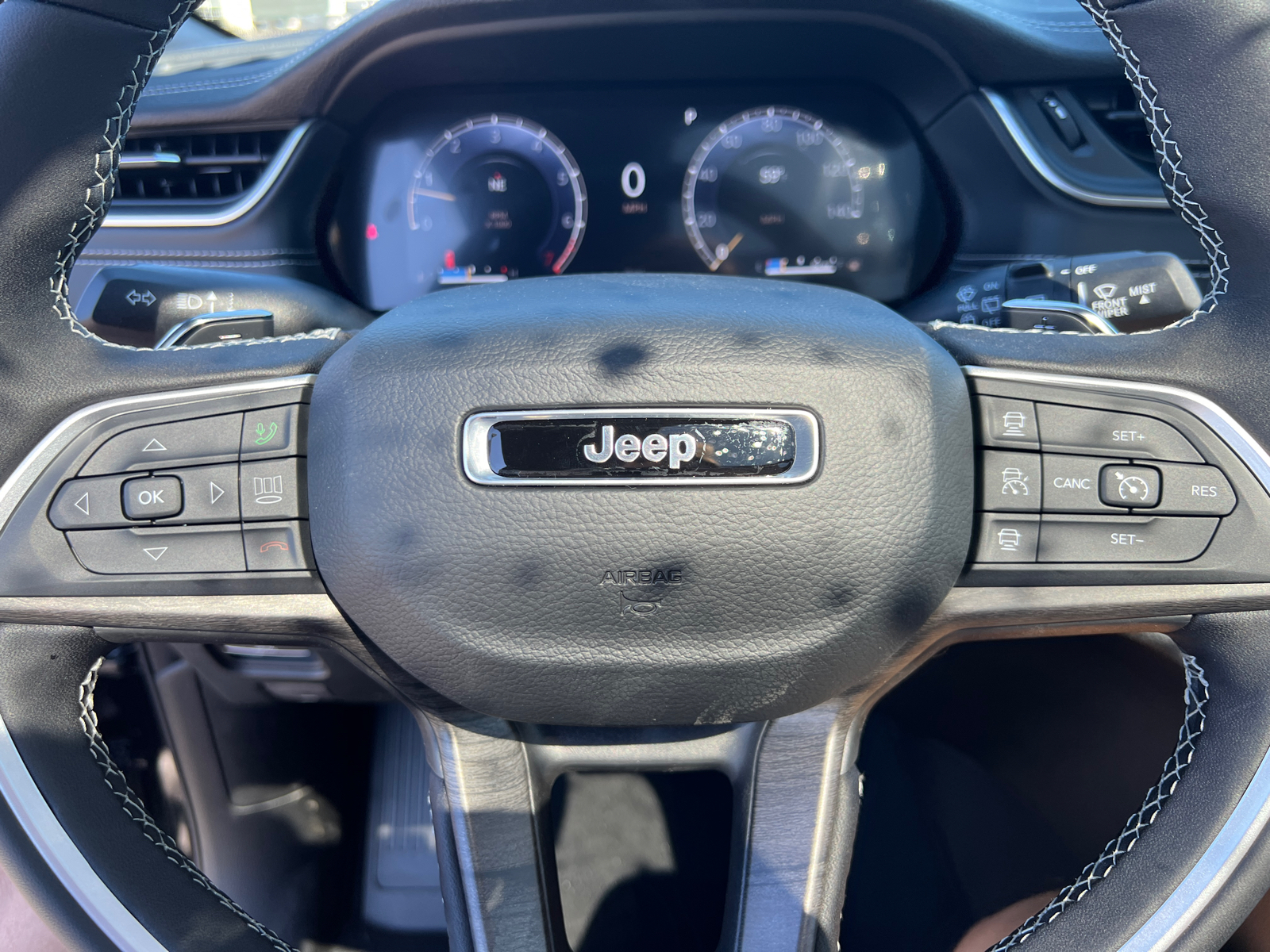 2025 Jeep Grand Cherokee Limited 24