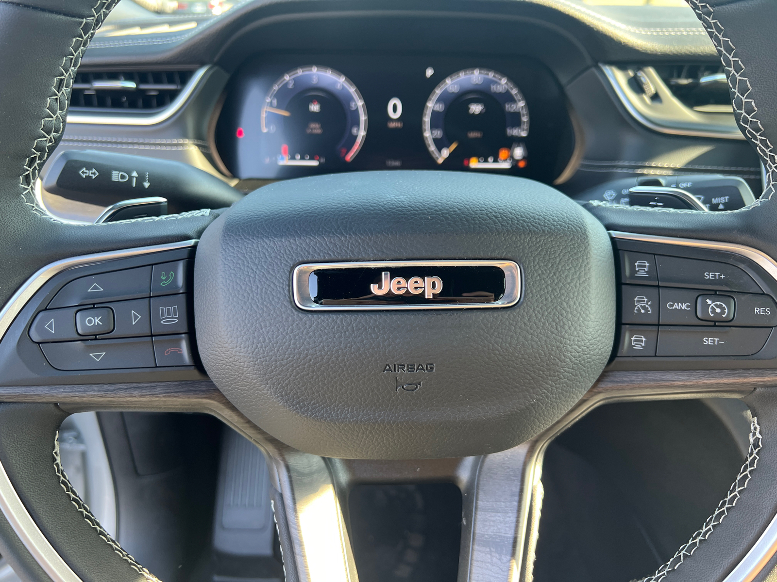 2025 Jeep Grand Cherokee L Limited 24