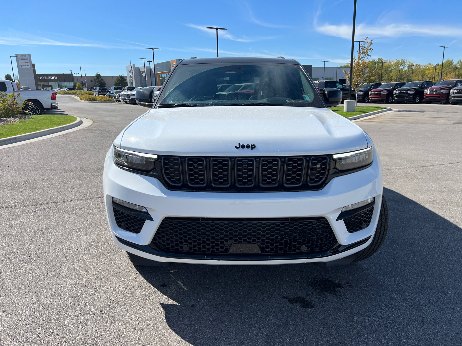 2025 Jeep Grand Cherokee Summit 3