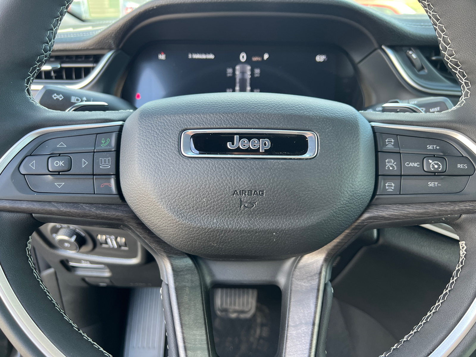 2025 Jeep Grand Cherokee Limited 23