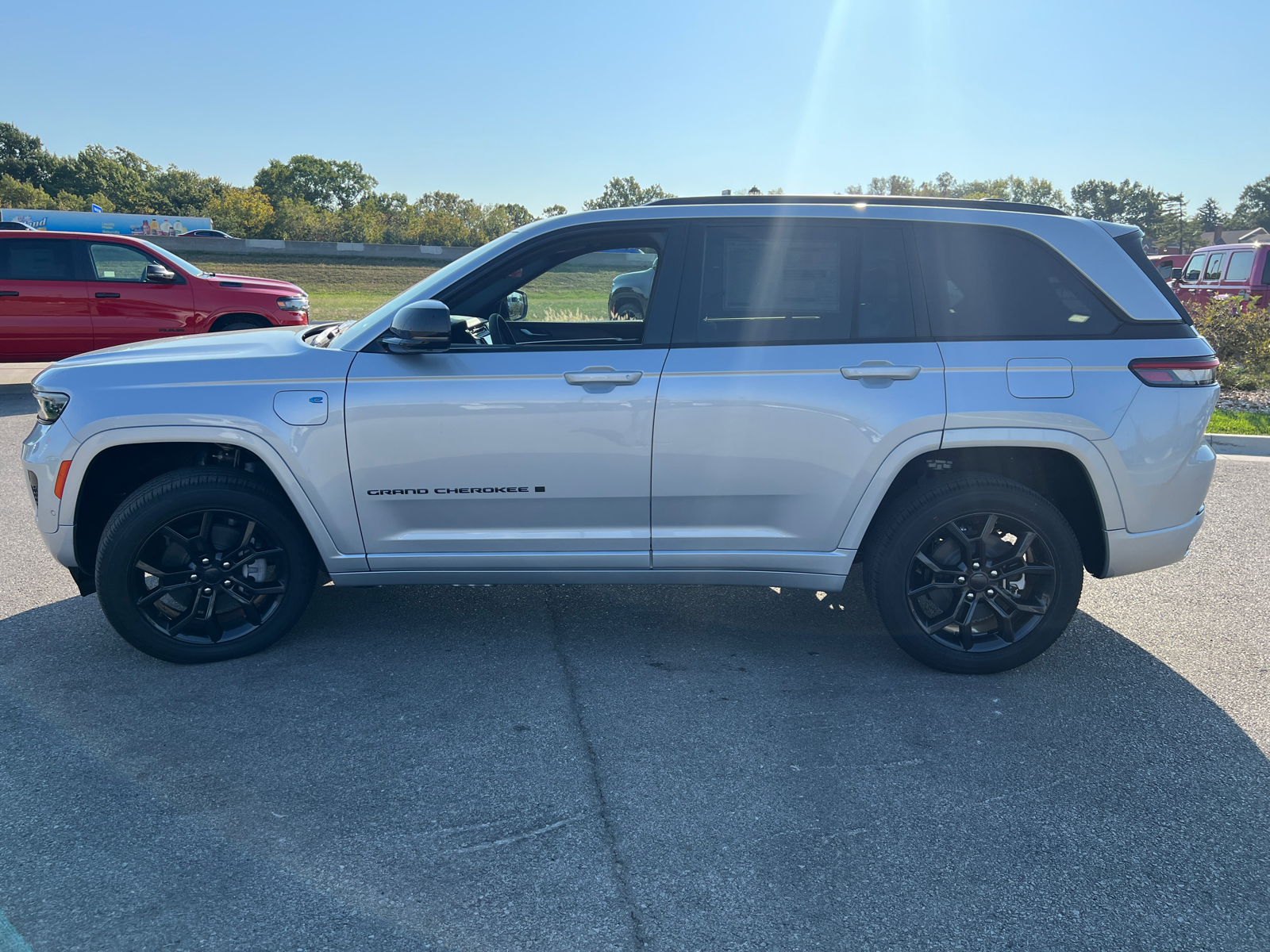 2025 Jeep Grand Cherokee 4xe Anniversary Edition 16