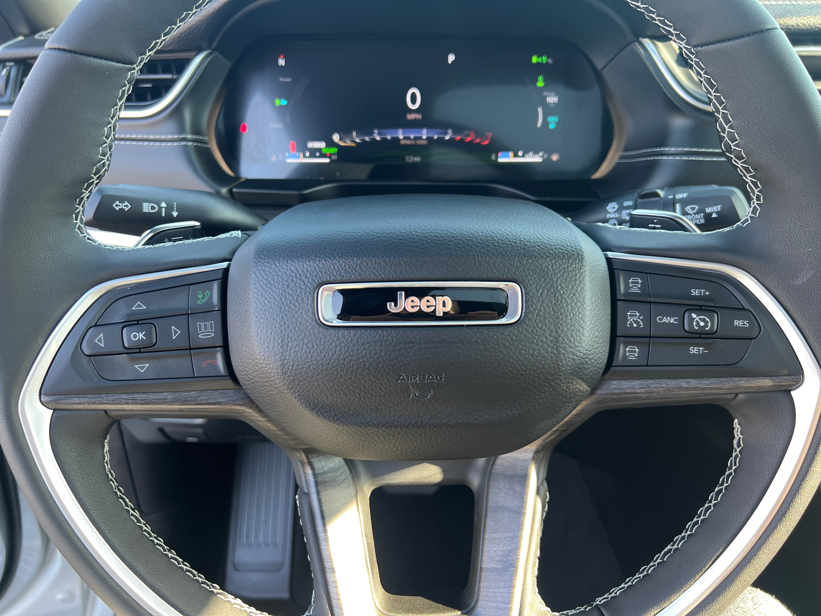 2025 Jeep Grand Cherokee 4xe Anniversary Edition 36