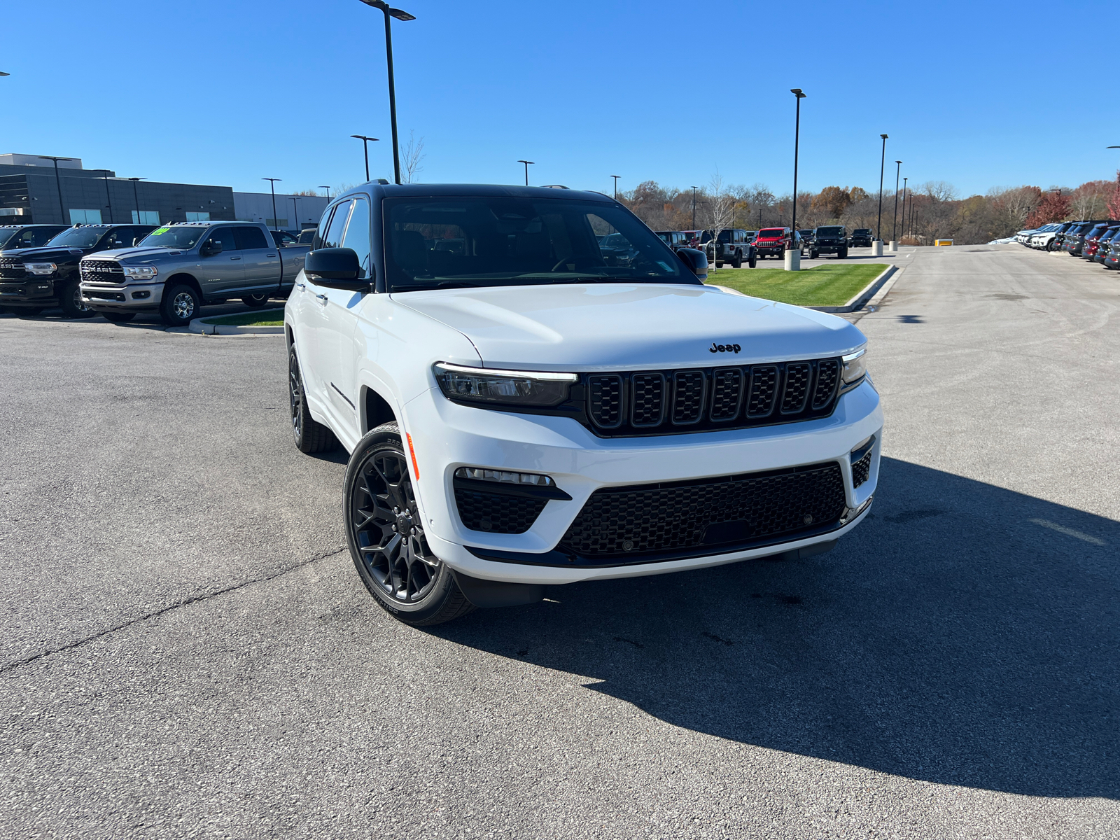 2025 Jeep Grand Cherokee Summit 2