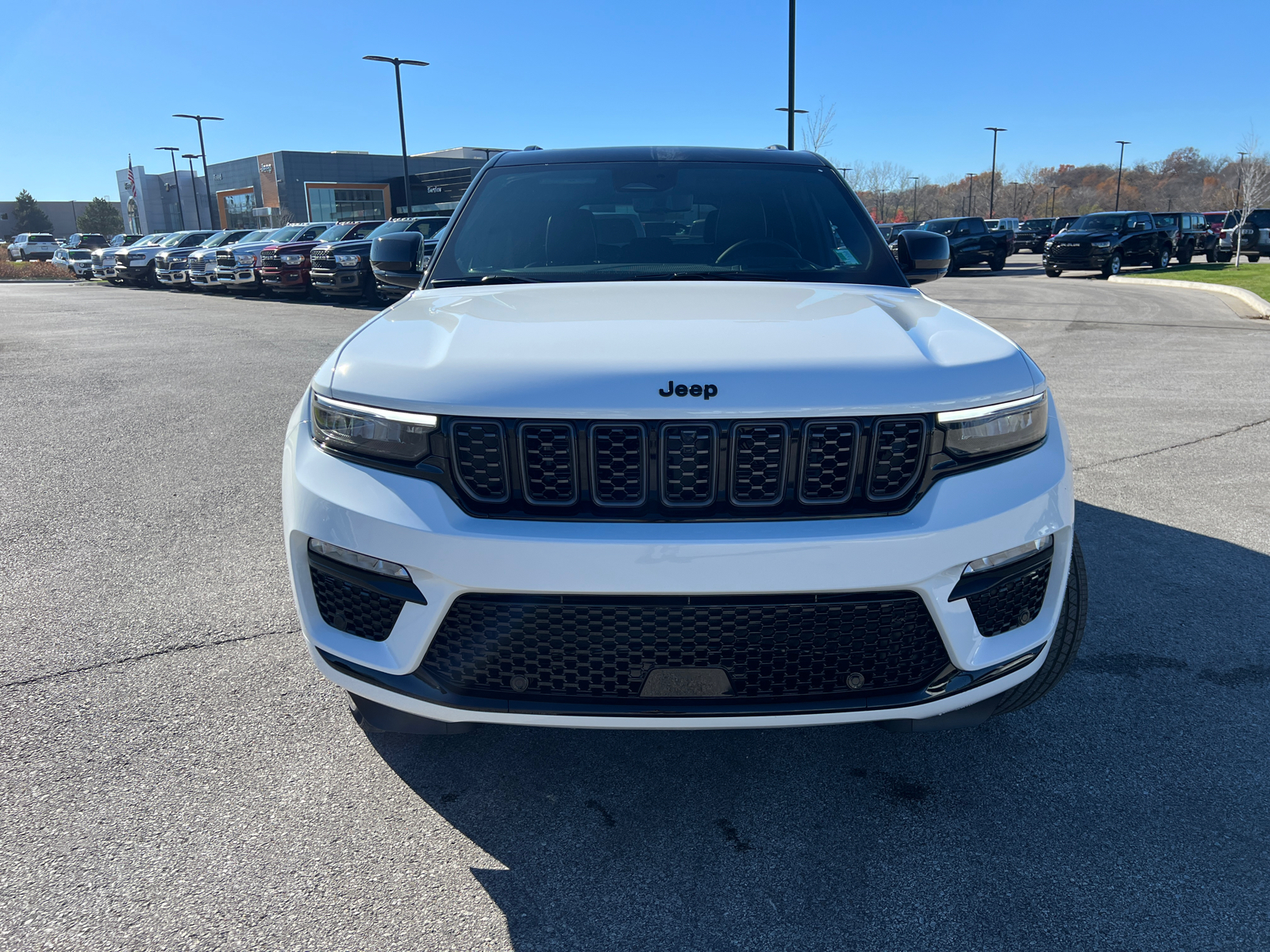 2025 Jeep Grand Cherokee Summit 3