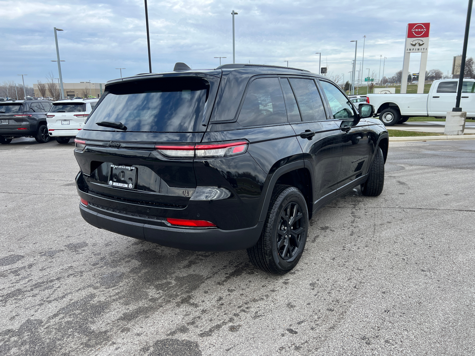 2025 Jeep Grand Cherokee Altitude X 9