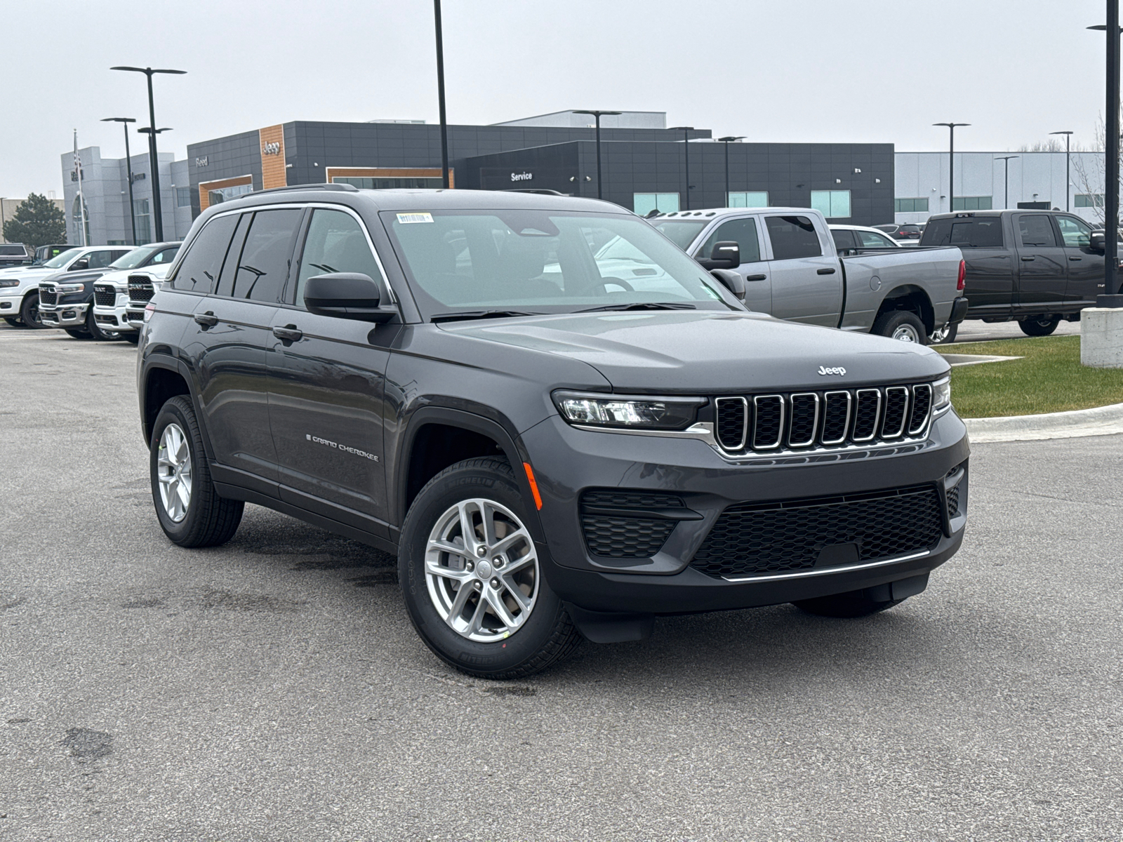 2025 Jeep Grand Cherokee Laredo X 2