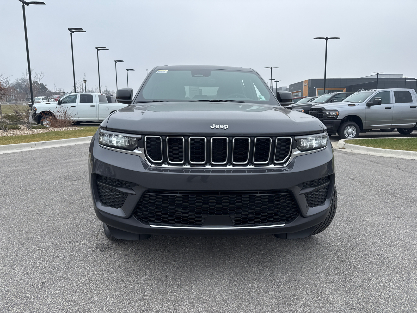 2025 Jeep Grand Cherokee Laredo X 3