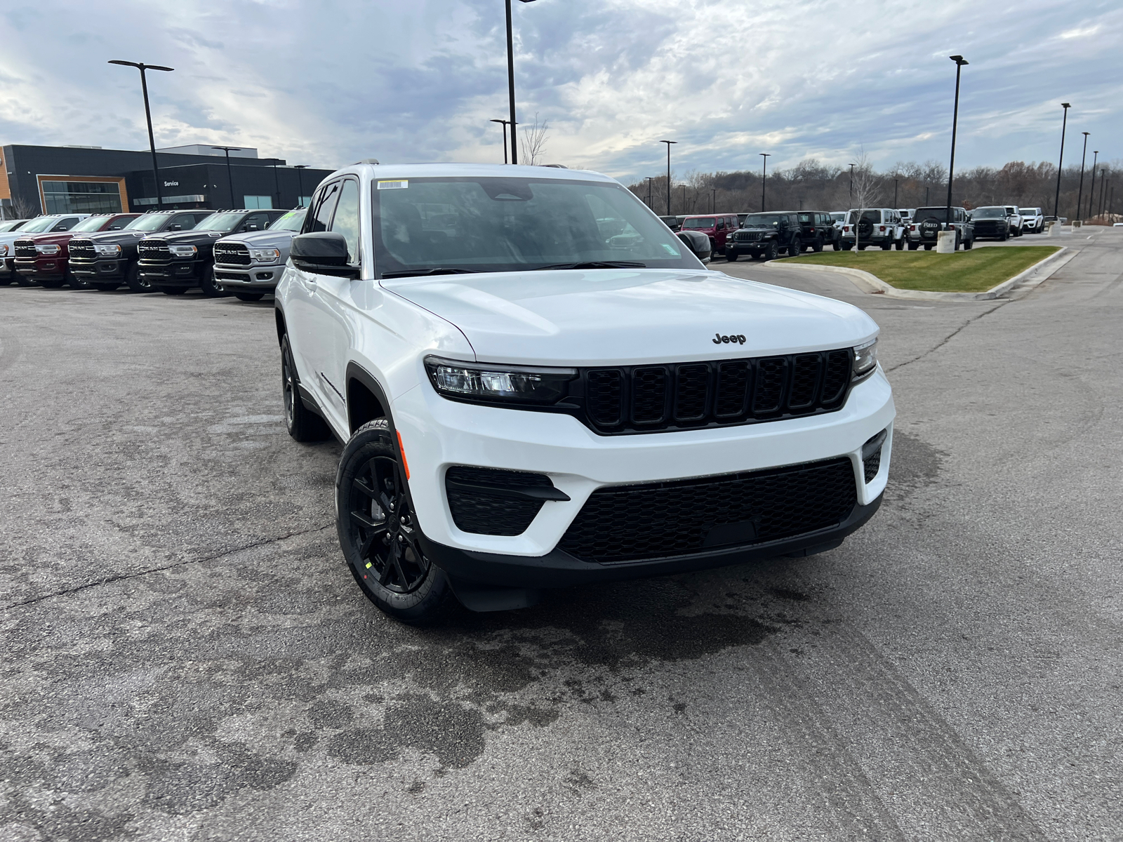 2025 Jeep Grand Cherokee Altitude X 2