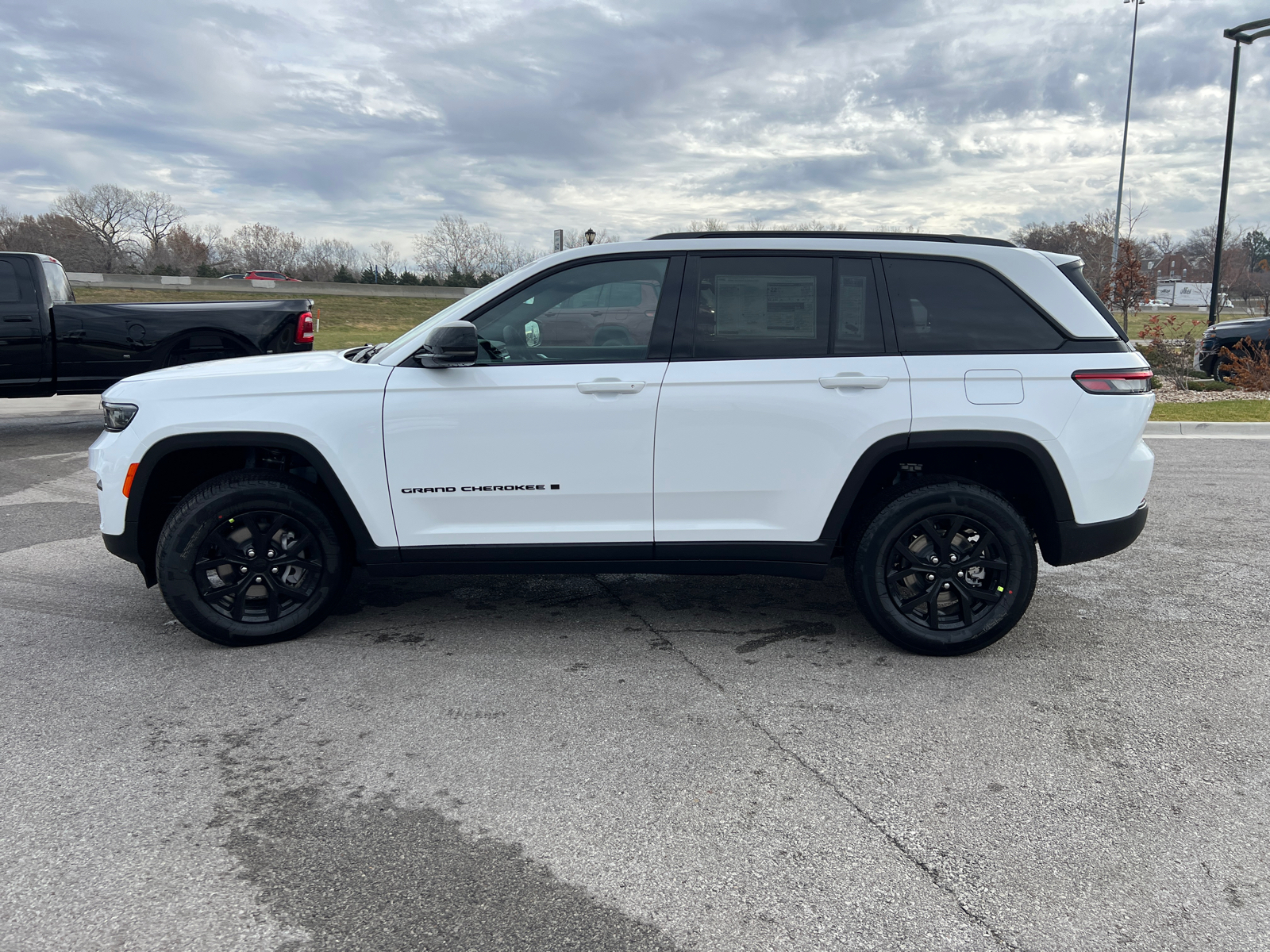 2025 Jeep Grand Cherokee Altitude X 5