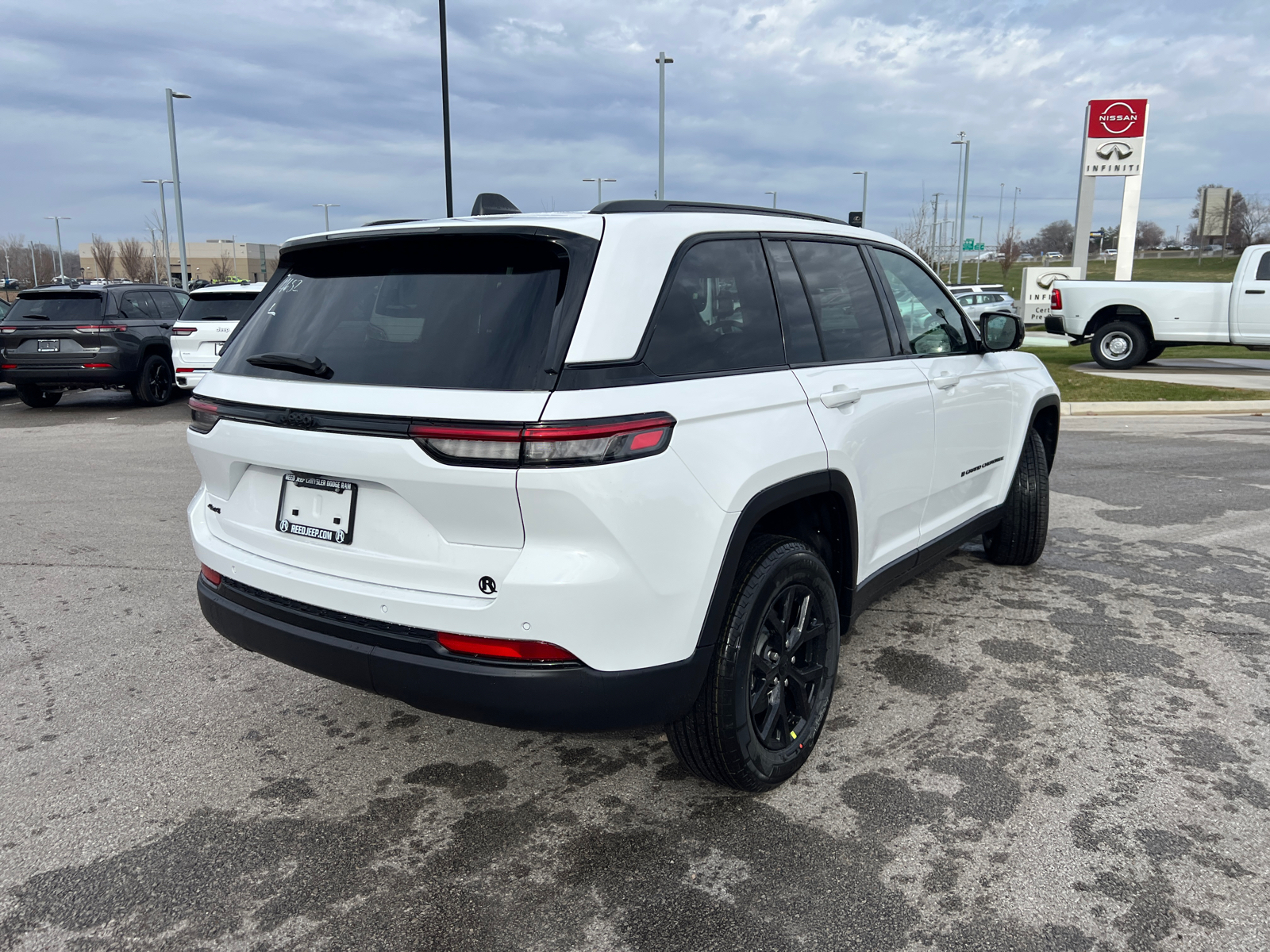 2025 Jeep Grand Cherokee Altitude X 9