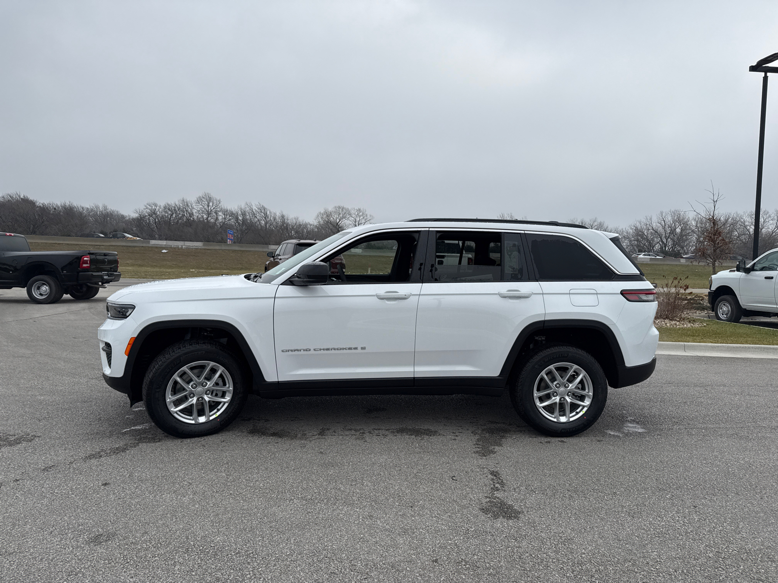 2025 Jeep Grand Cherokee Laredo X 5