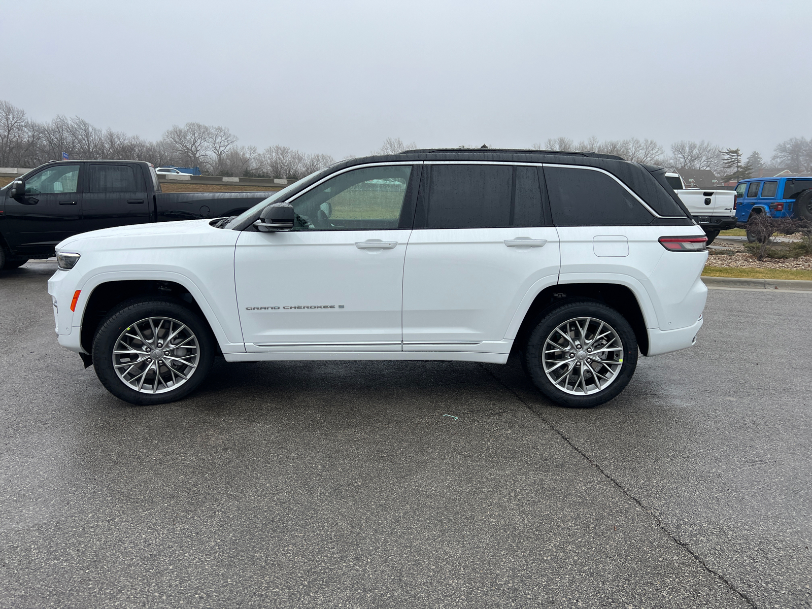 2025 Jeep Grand Cherokee Summit 5