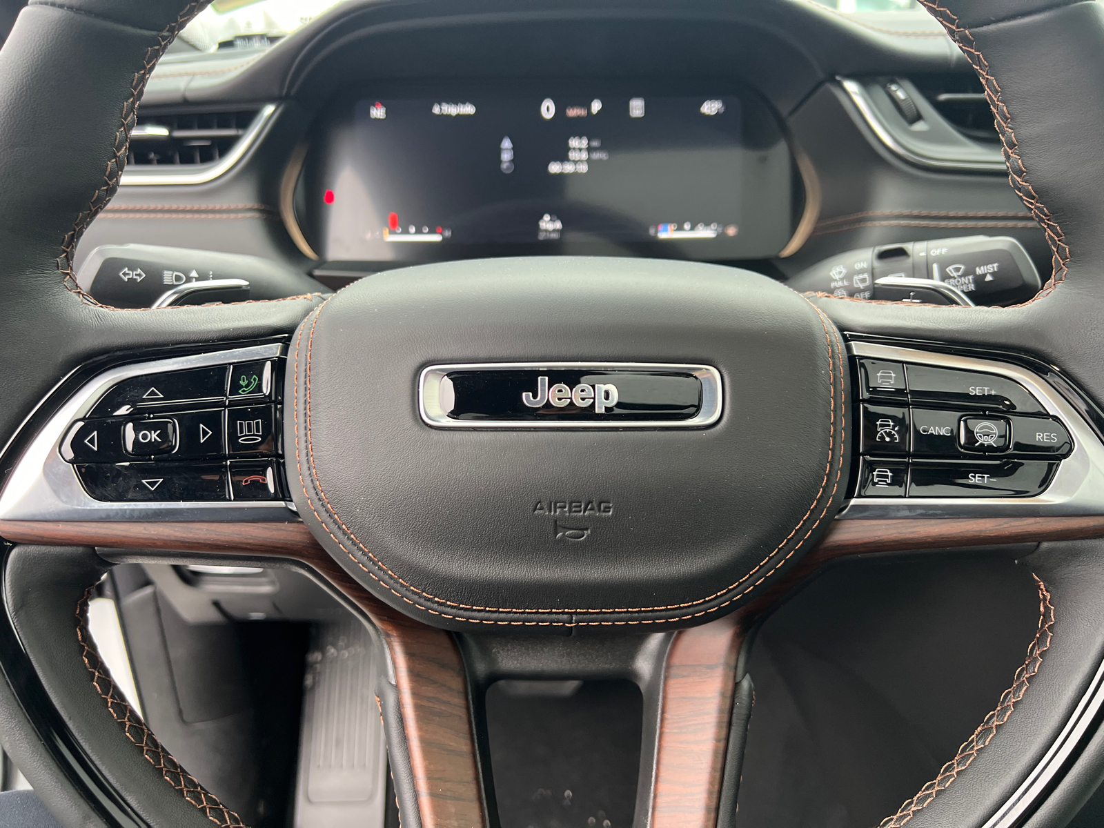 2025 Jeep Grand Cherokee Summit 25