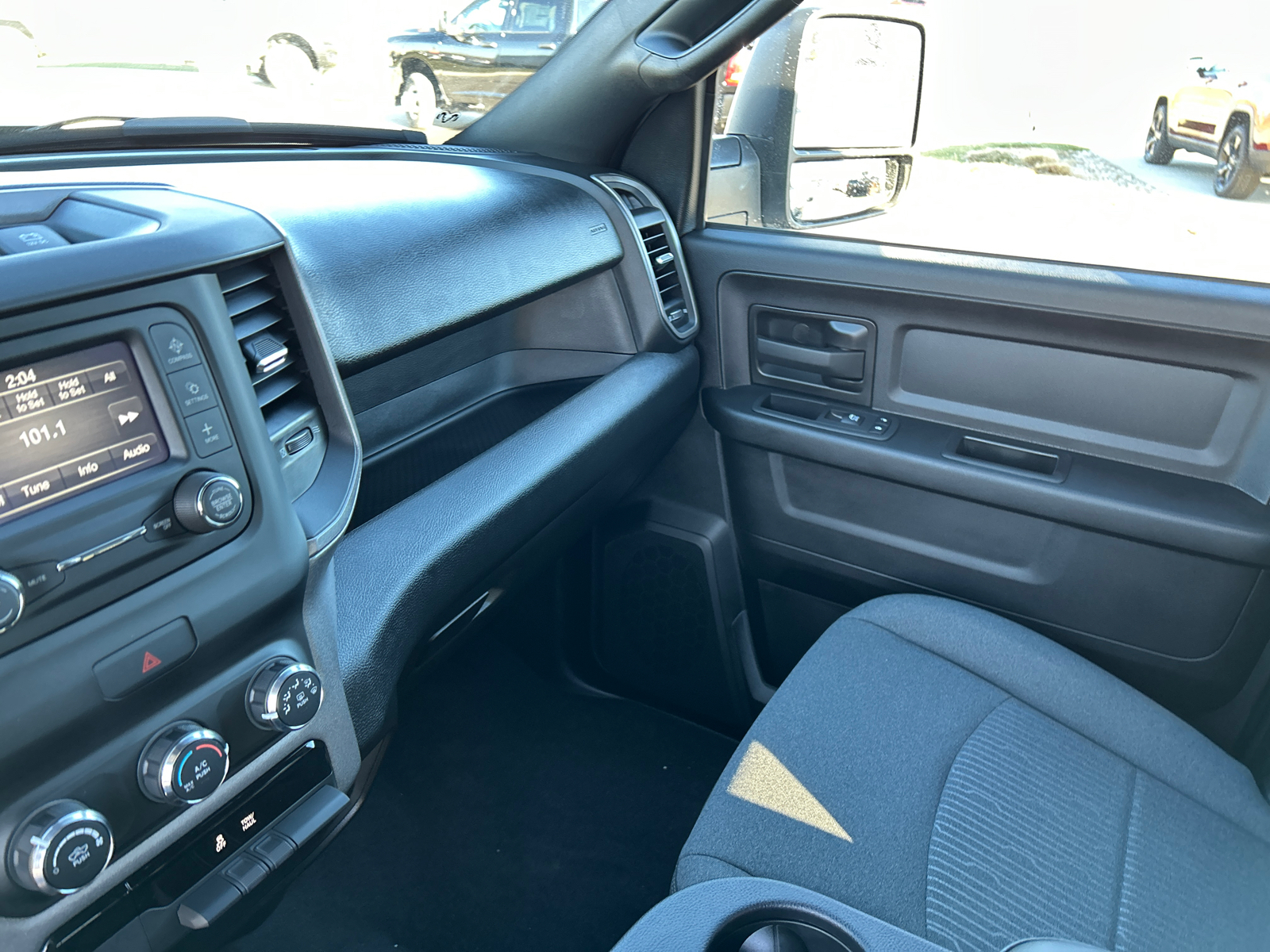 2024 Ram 2500 Tradesman 4x4 Crew Cab 64 Box 31