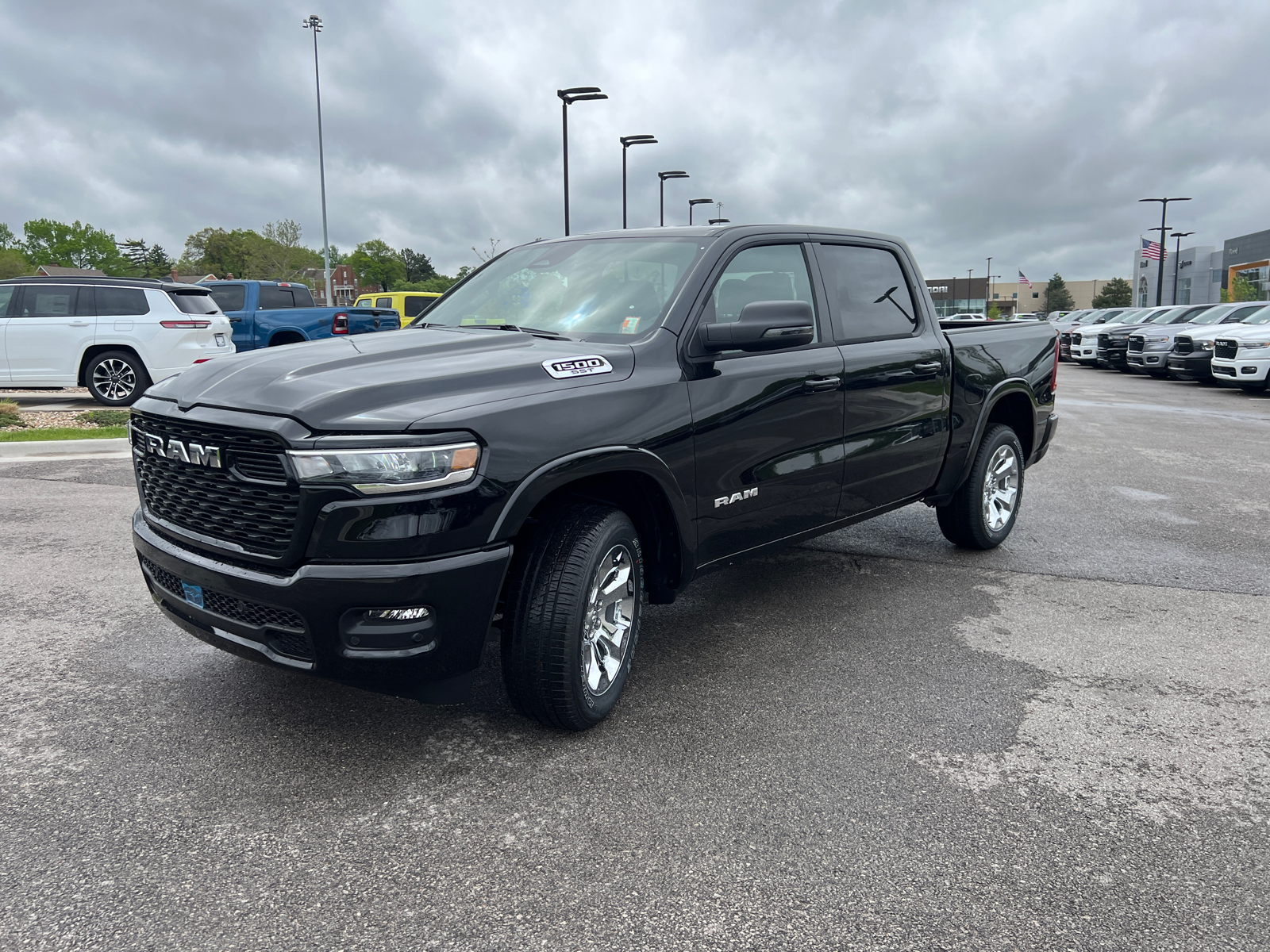 2025 Ram 1500 Big Horn 4x4 Crew Cab 57 Box 4