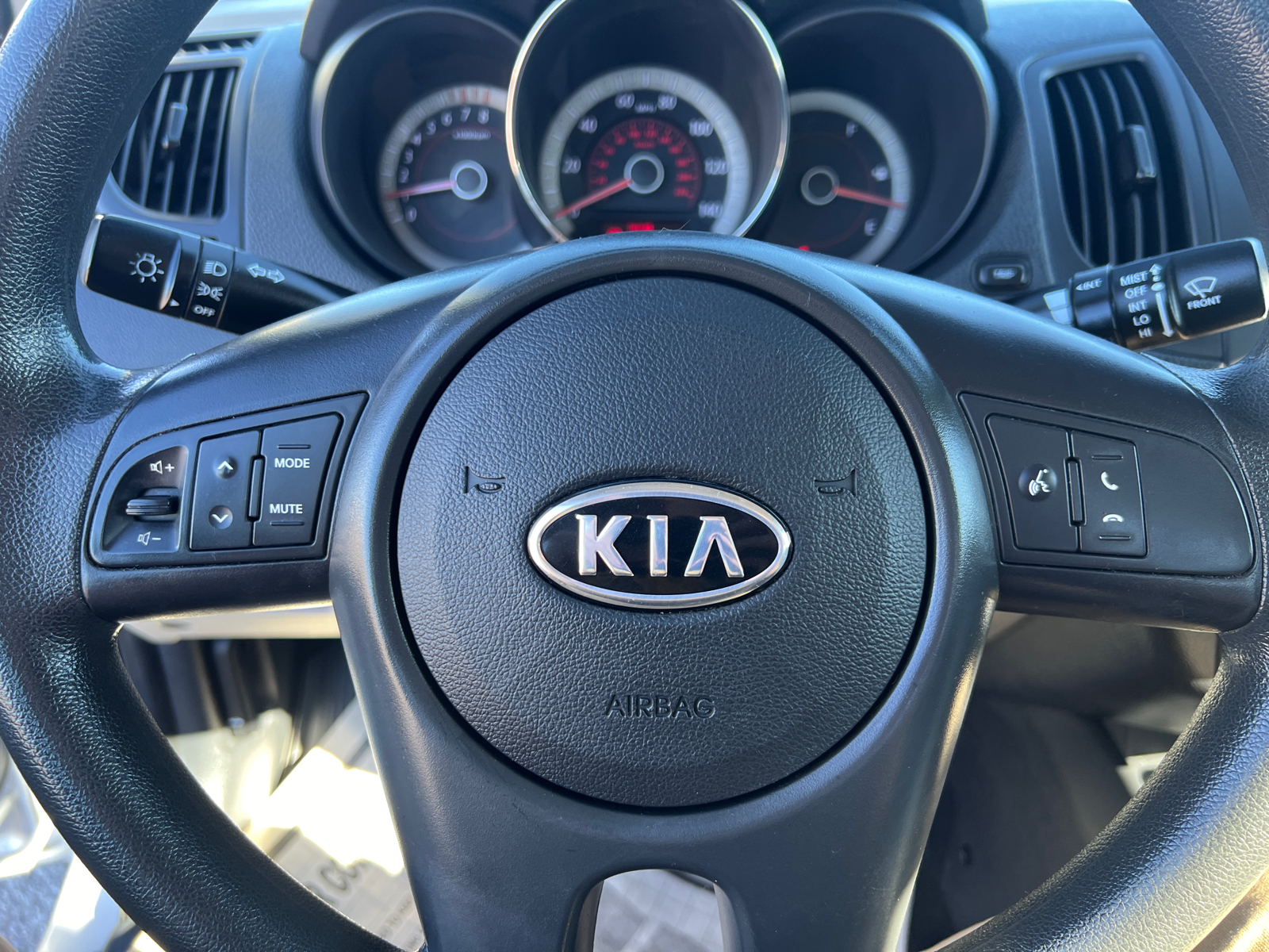 2013 Kia Forte LX 21