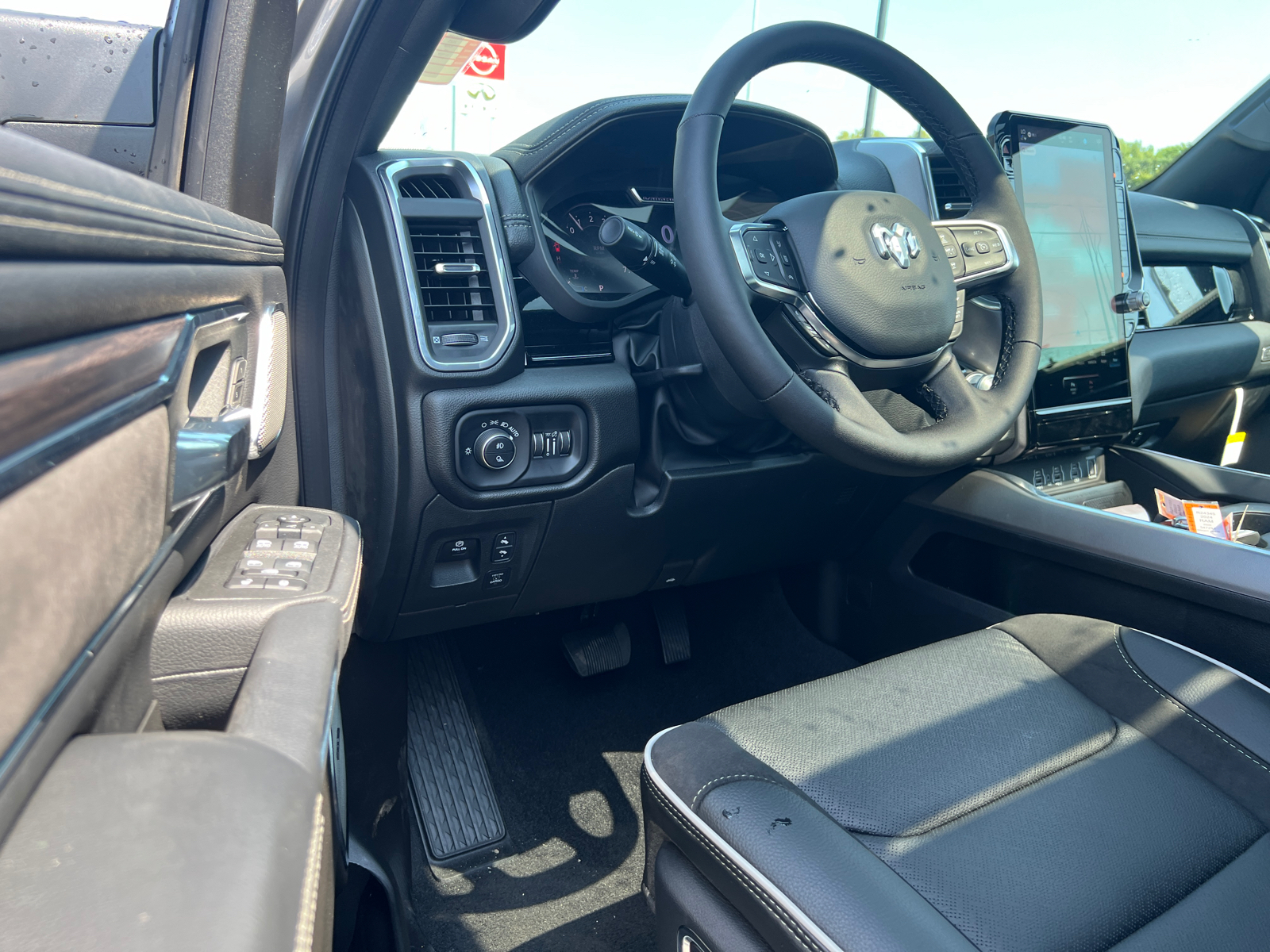 2025 Ram 1500 Laramie 4x4 Crew Cab 57 Box 18