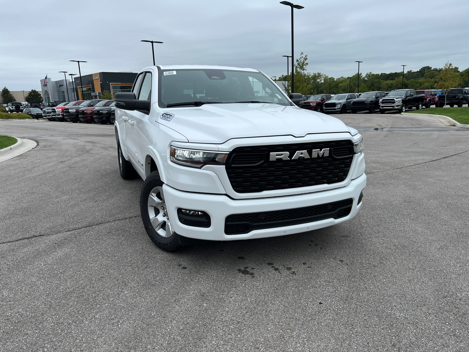 2025 Ram 1500 Big Horn 4x4 Quad Cab 64 Box 2