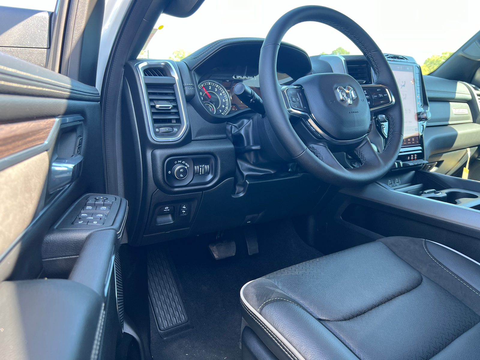 2025 Ram 1500 Laramie 4x4 Crew Cab 57 Box 18