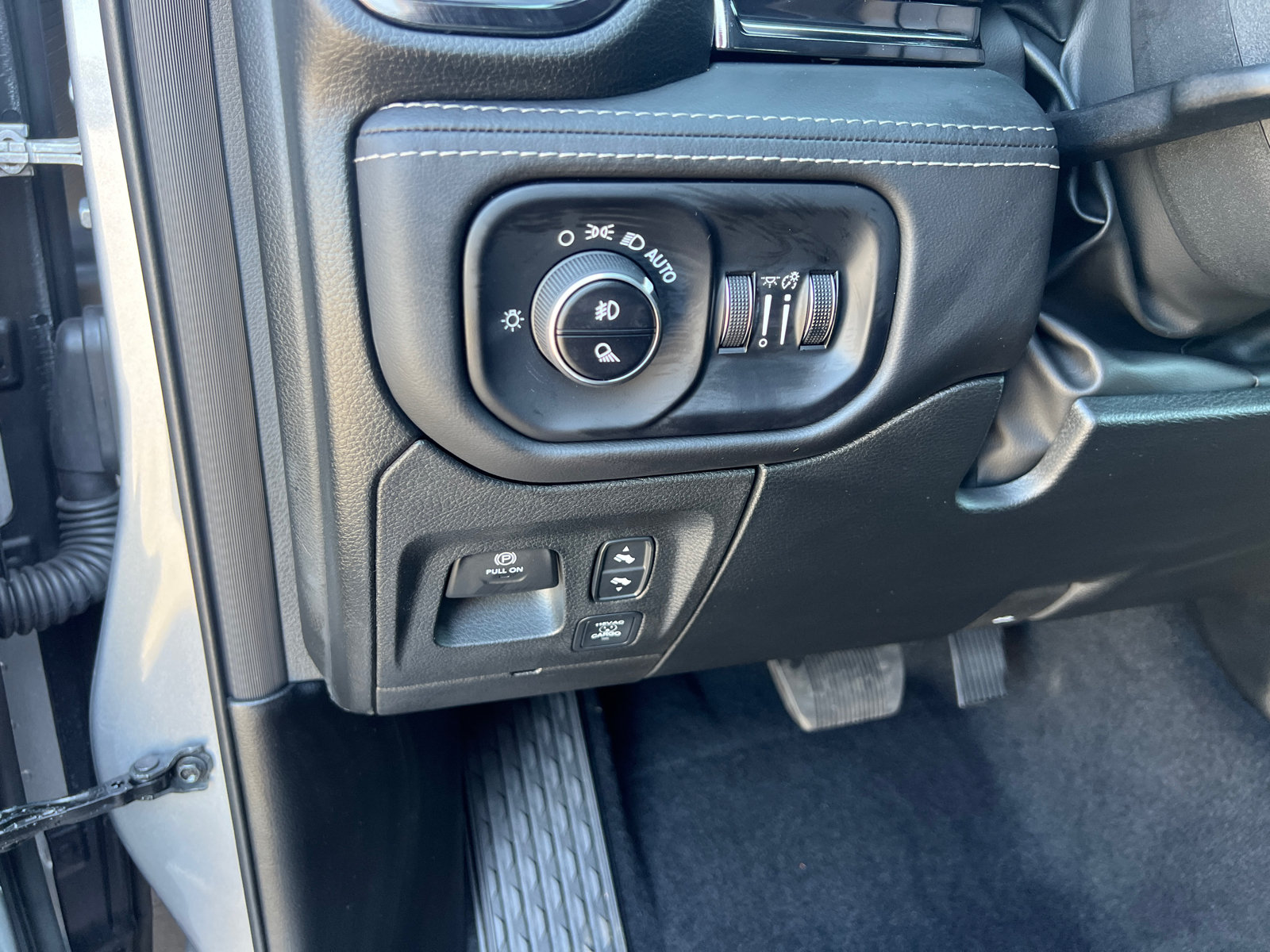 2025 Ram 1500 Limited 4x4 Crew Cab 57 Box 19