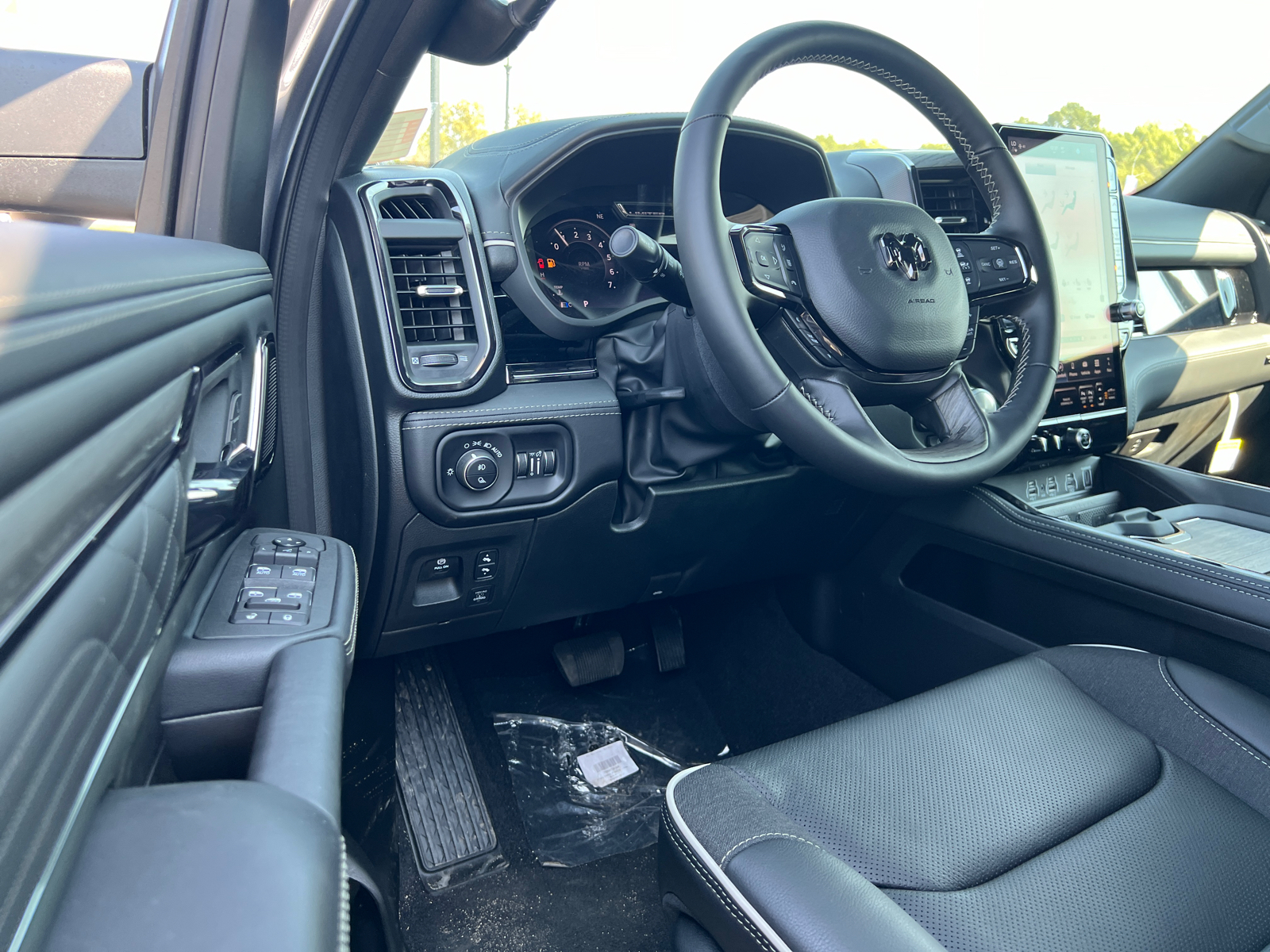 2025 Ram 1500 Limited 4x4 Crew Cab 57 Box 17