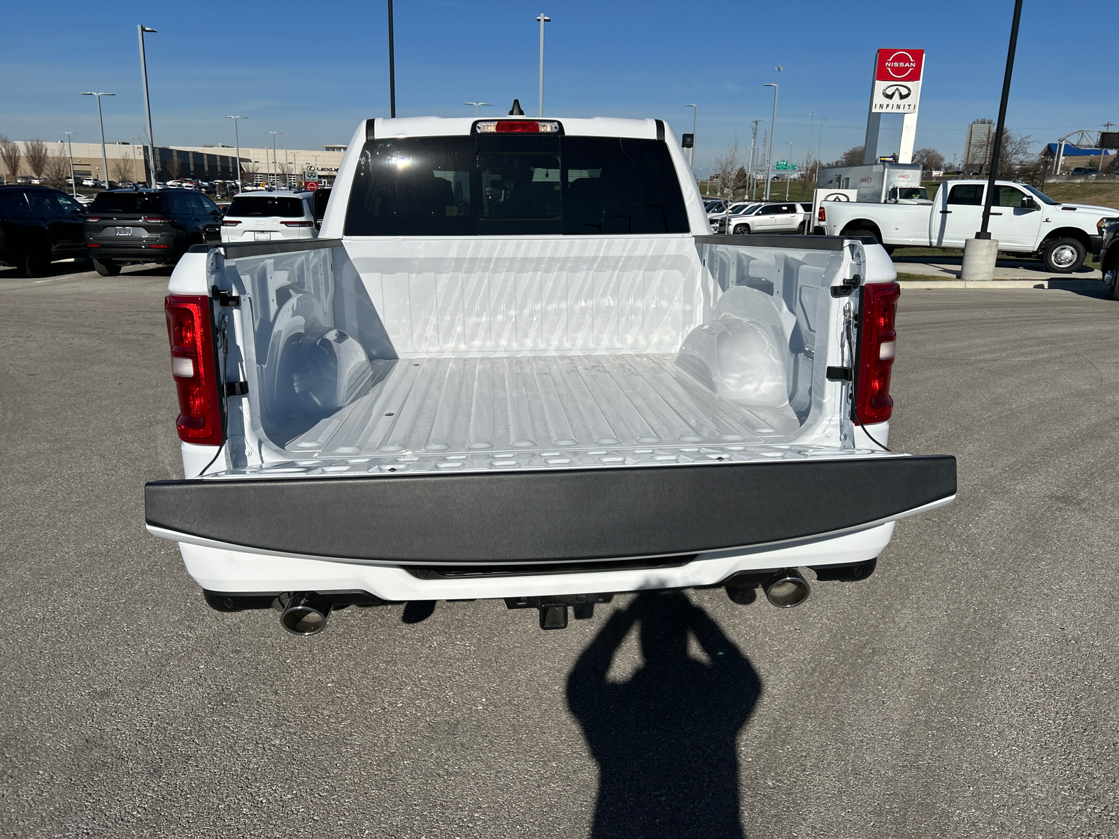 2025 Ram 1500 Big Horn 4x4 Crew Cab 57 Box 10