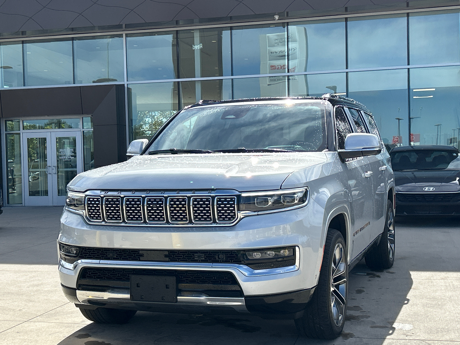 2022 Jeep Grand Wagoneer Series III 2