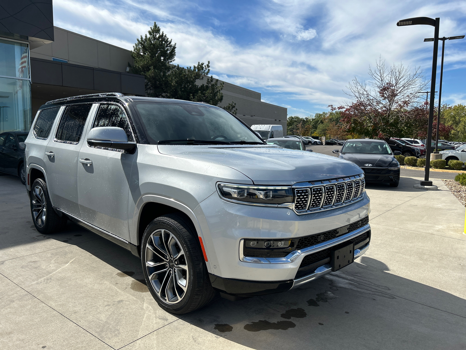 2022 Jeep Grand Wagoneer Series III 4