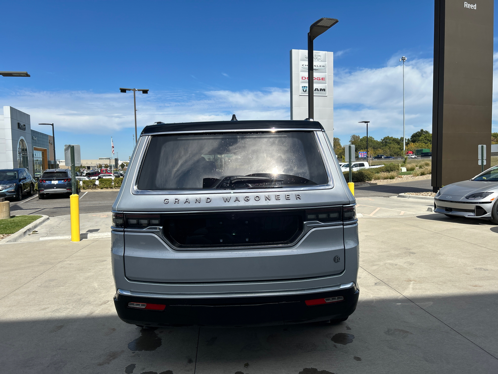 2022 Jeep Grand Wagoneer Series III 8