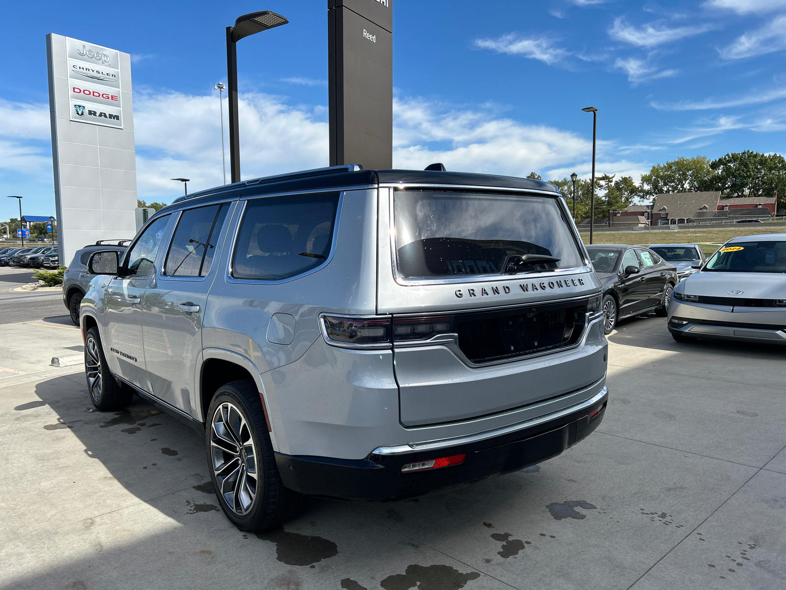 2022 Jeep Grand Wagoneer Series III 13