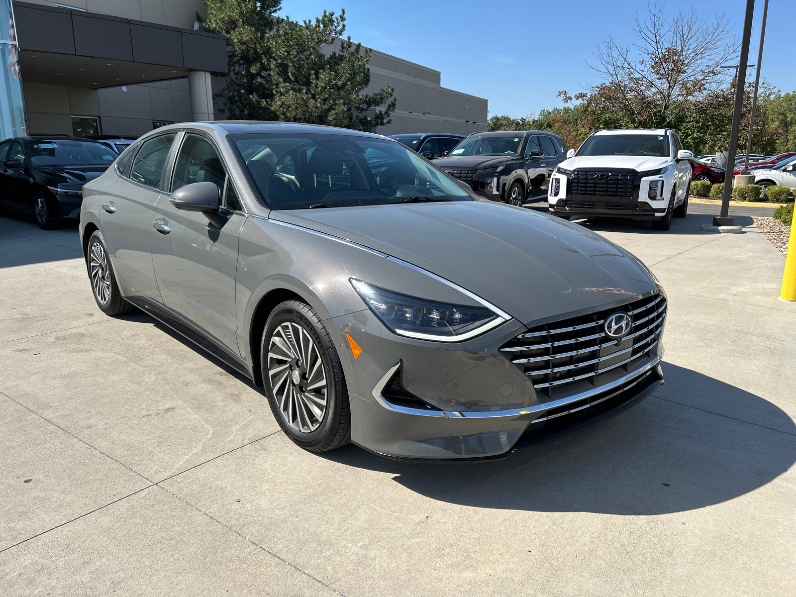 2022 Hyundai Sonata Hybrid Limited 4