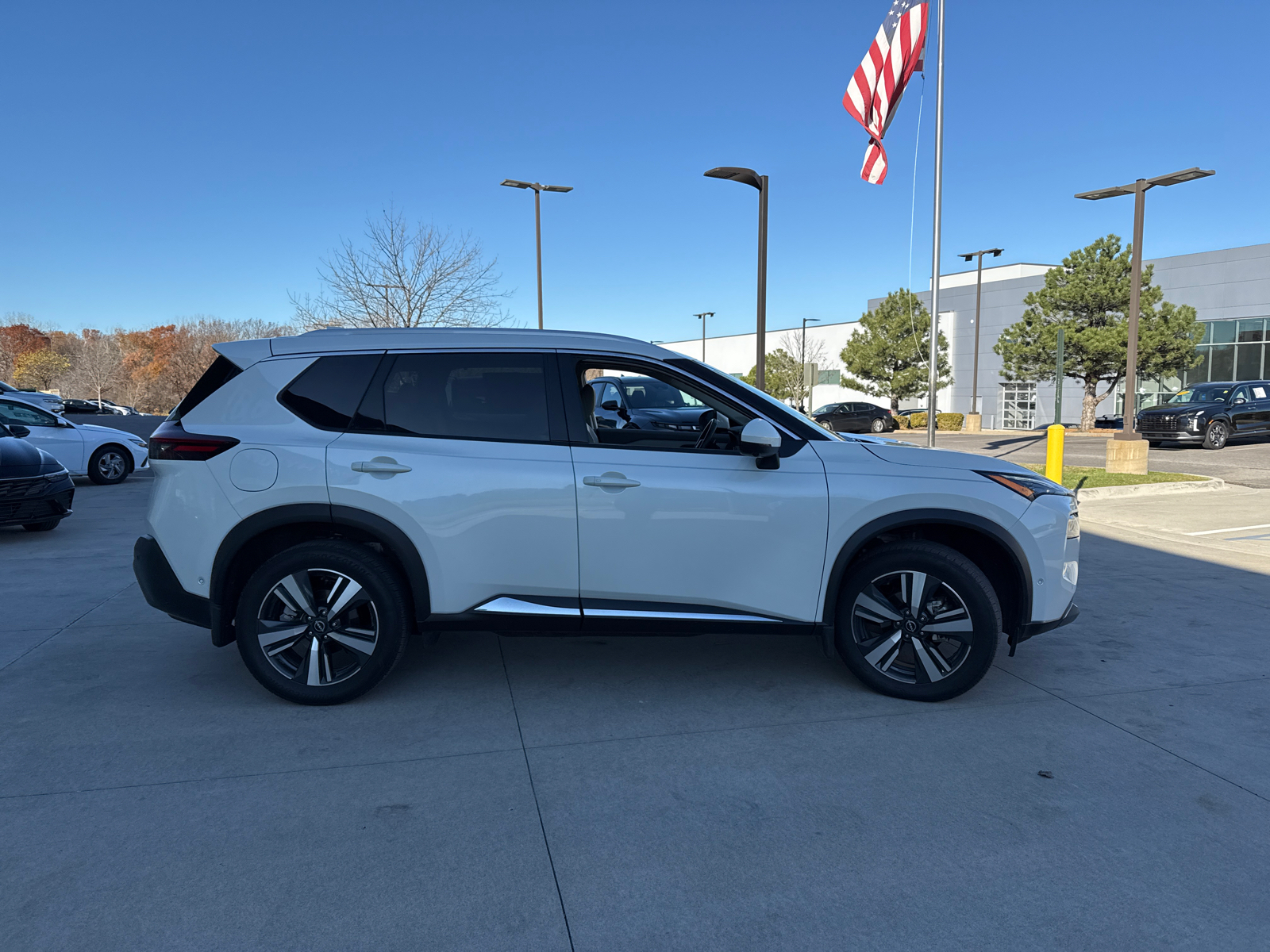 2023 Nissan Rogue SL 5