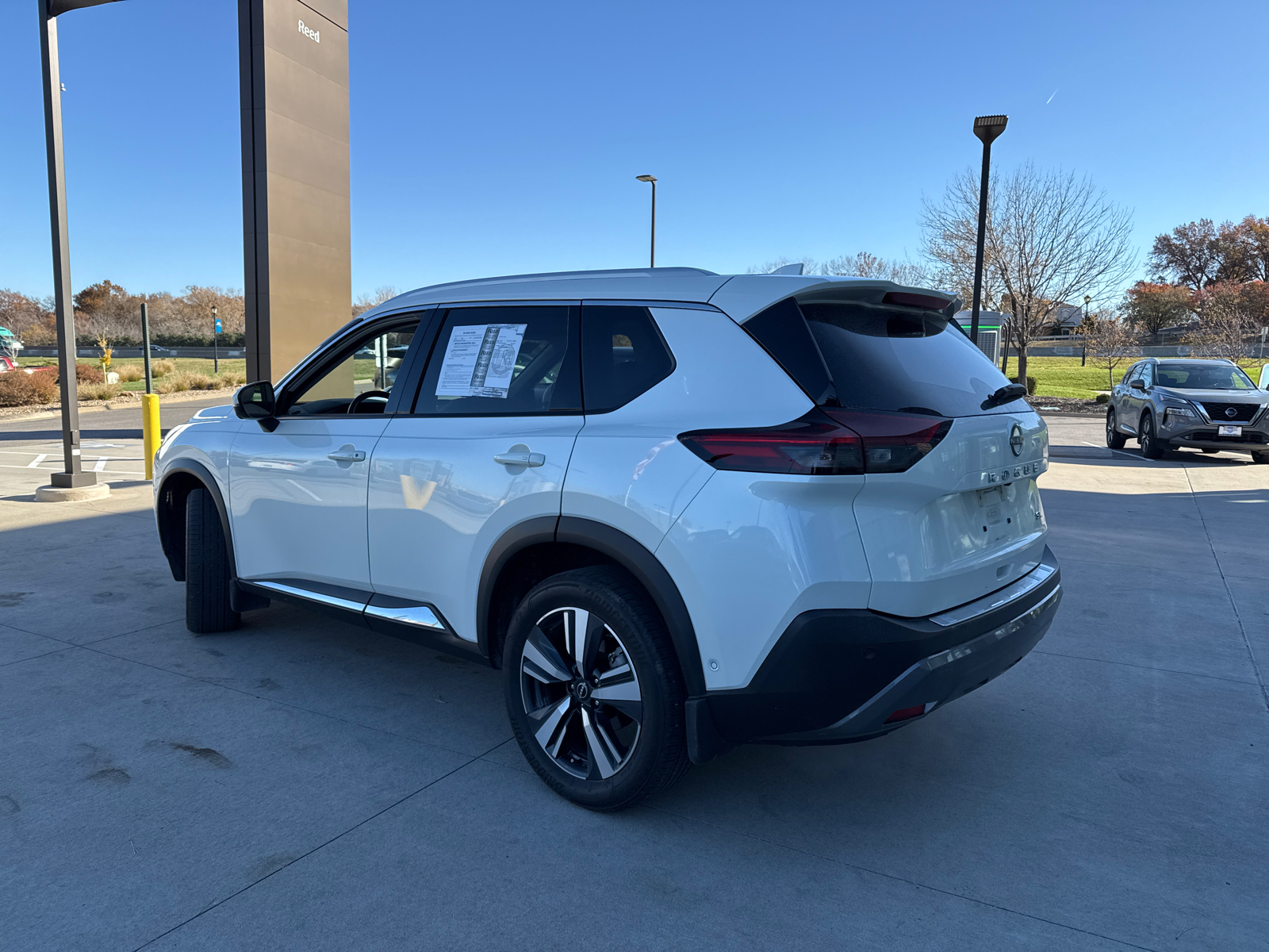 2023 Nissan Rogue SL 9