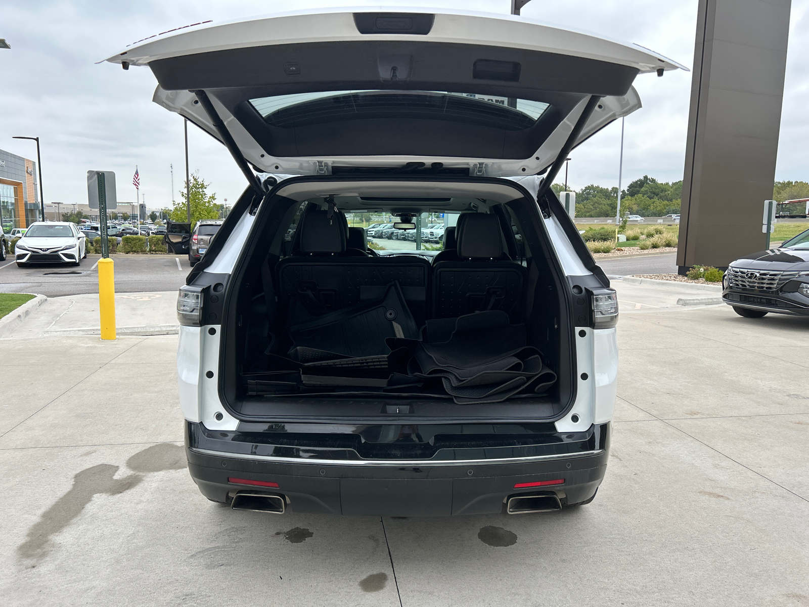 2021 Chevrolet Traverse Premier 9