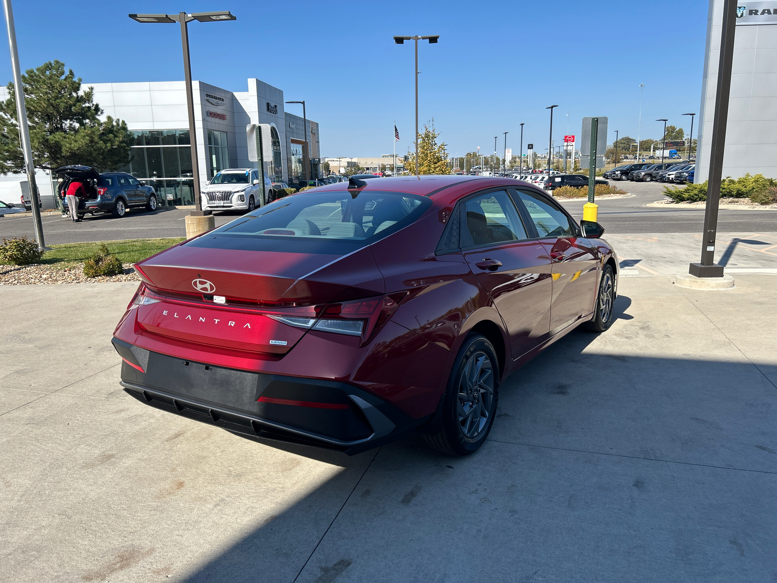 2024 Hyundai Elantra Hybrid Blue 7