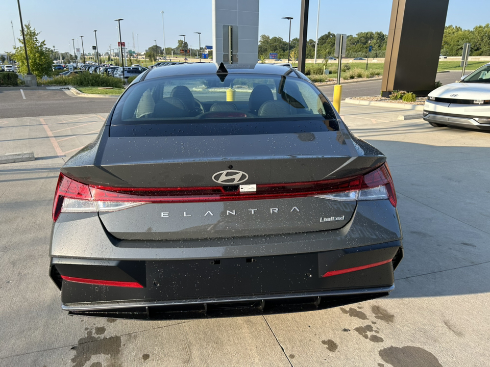 2024 Hyundai Elantra Limited 8