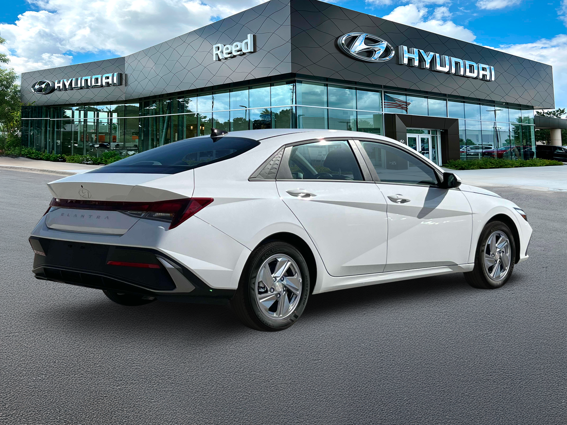 2024 Hyundai Elantra SE 8